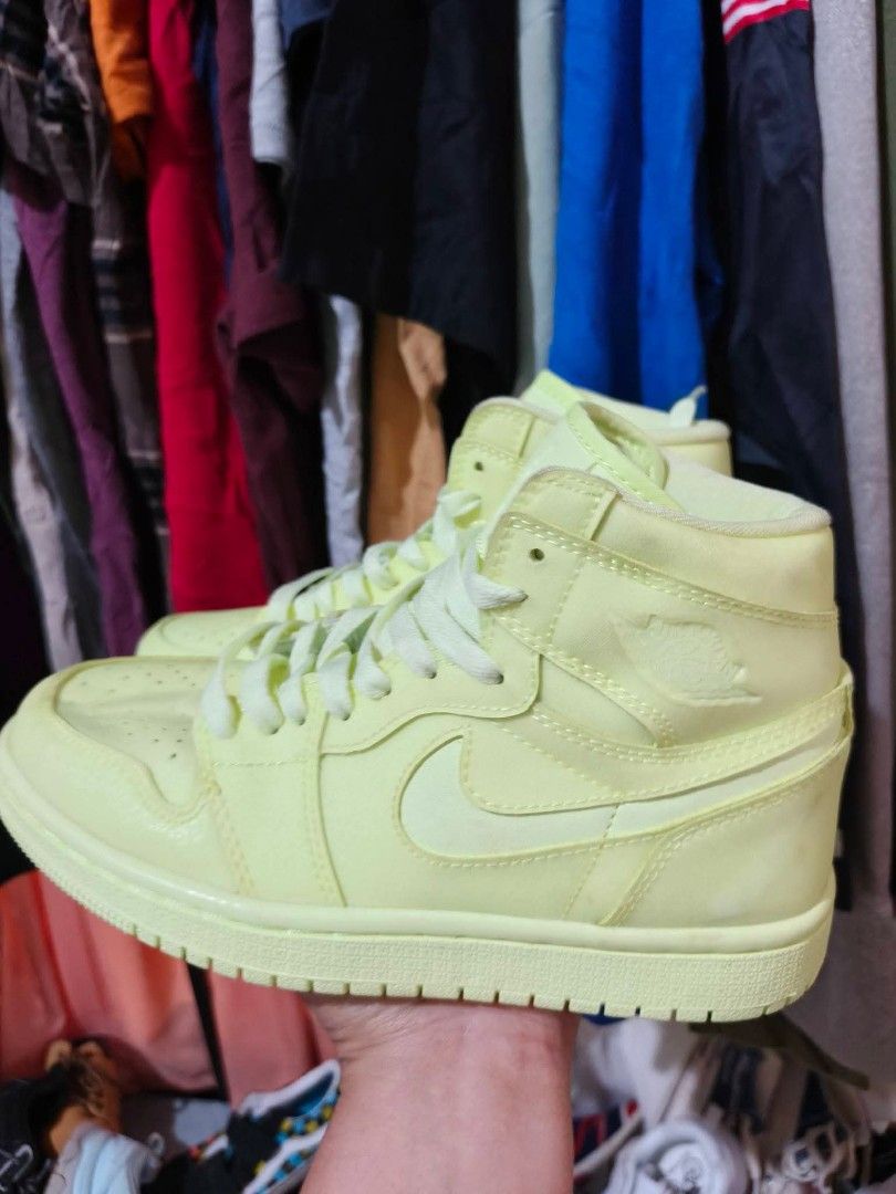 Air Jordan 1 Mid Lemon Yellow (Category: Sneakers) located in Baguio. Submitted by jasminmangusan (Listing ID 1418893220, Image 1). Description: - Air Jordan 1 Mid - Lemon yellow colorway - Nike swoosh logo - US size 4.5Y / EUR 36.5 - Production date: 04/18/19.