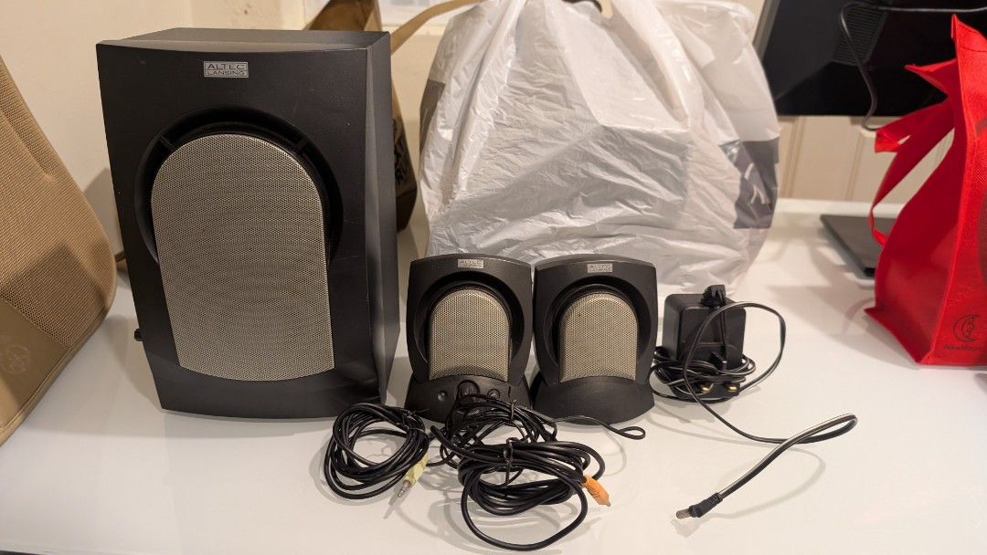 Altec Lansing AVS300 2.1 multimedia computer speaker