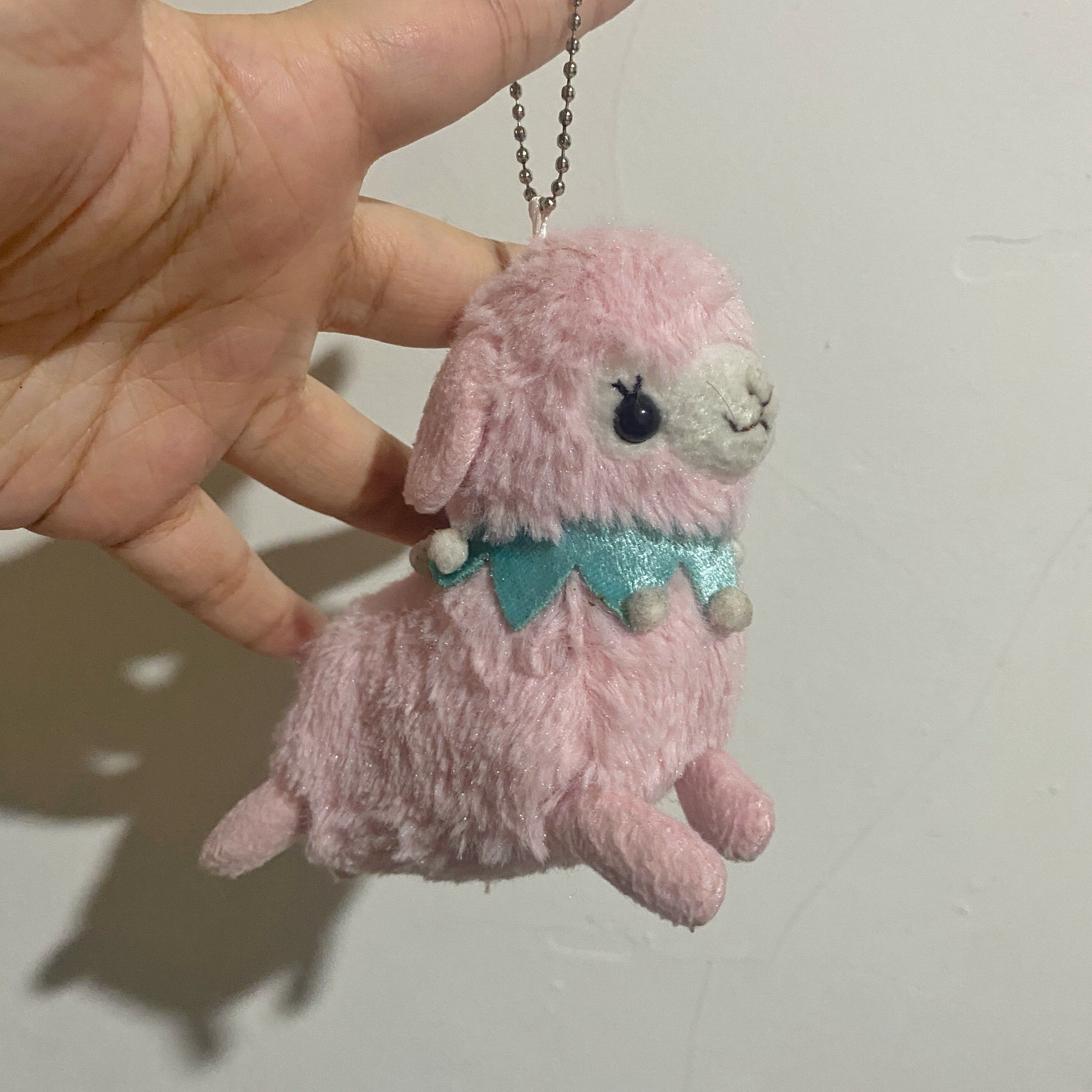 AMUSE Alpacasso Plush Charm (Category: Plushies & Soft Toys) located in Bulacan. Submitted by ktwnh (Listing ID 1418904235, Image 2). Description: .