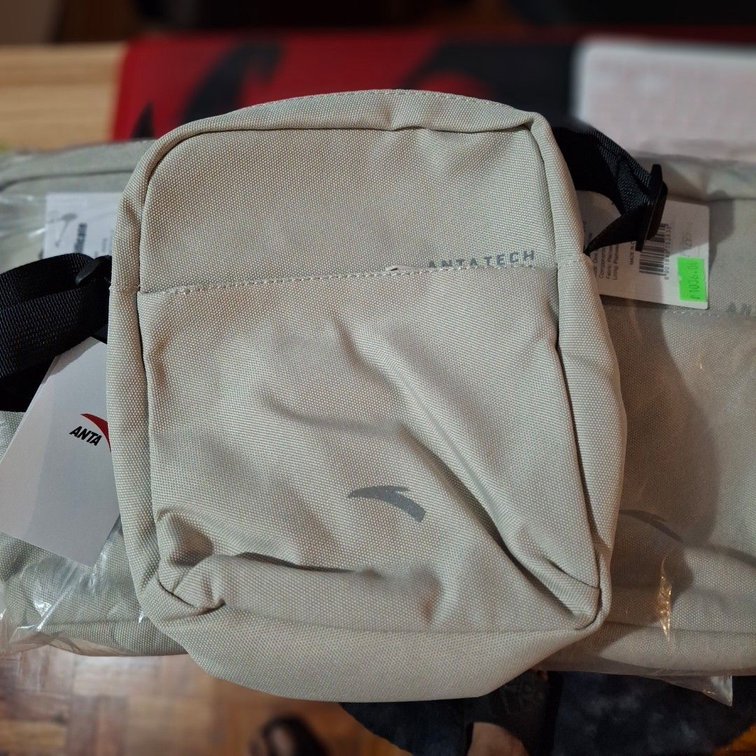 Anta Sling Bag ( Grey ) (Category: Sling Bags) located in Quezon City. Submitted by markdho (Listing ID 1415849012, Image 2). Description: Anta Sling Bag ( Grey ) Brand New 💰- 380 Available : 1 PC only Meet Up : Riverbanks Mall | Gateway Mall MOP : Gcash | Security Bank VISIT FACEBOOK AND INSTAGRAM : H&FKICKS Disclaimer: H&F is not associated or affiliated with the brand featured. All copyrights are reserved to brand..