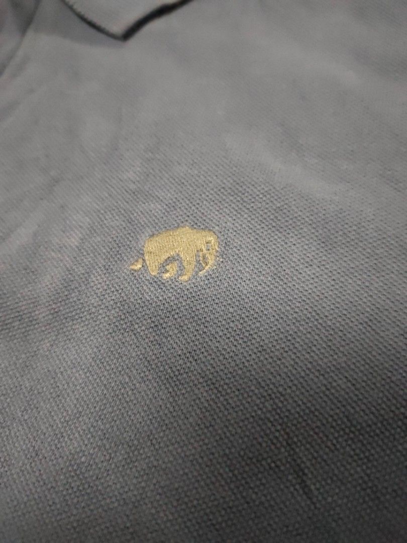 Banana republic polo shirt Authentic (Category: Tshirts & Polo Shirts ) located in Manila. Submitted by icarus53891 (Listing ID 1418914606, Image 2). Description: - Gray - size M - Banana republic - Polo shirt - No Issues - money back guarantee if there's any other issues.
