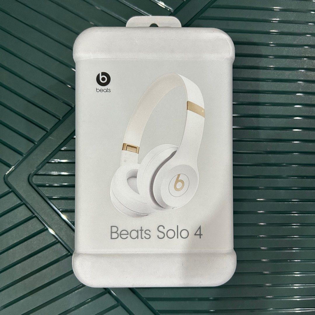 Beats Solo 4 BRAND NEW SEALED (Category: Headphones & Headsets) located in Quezon City. Submitted by dawnsessentials (Listing ID 1418819616, Image 1). Description: From USA.
