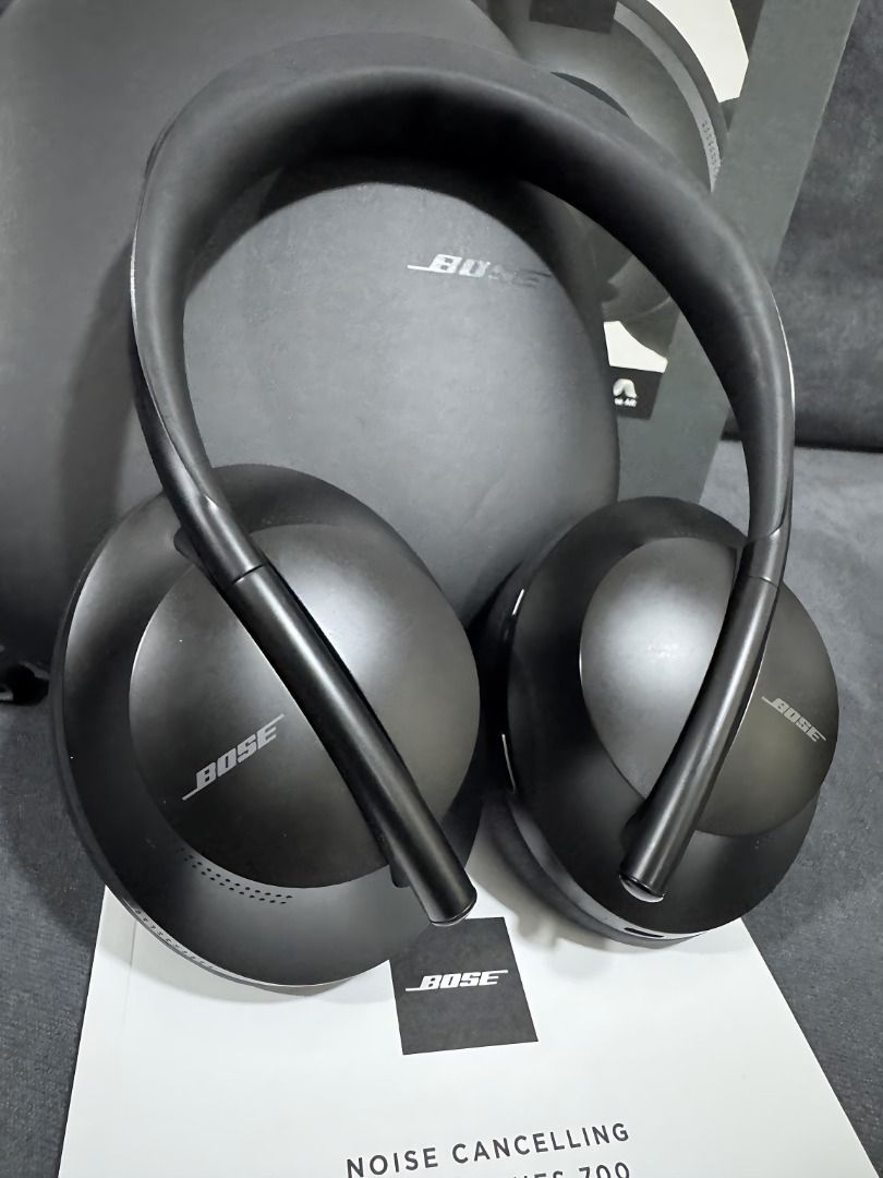 Bose Headphones (Category: Headphones & Headsets) located in Makati City. Submitted by purestone-bf06 (Listing ID 1418857345, Image 2). Description: a quiet comfort Bose headphones Seldom Used Bose Noise Cancelling Headphones 700 Brand-new Earpads direct from Bose Service Center Newly cleaned by Bose Service Center Perfect condition, as good as new Stopped using this when i got my Apple Airpods also listed here (https://www.carousell.ph/p/apple-a
