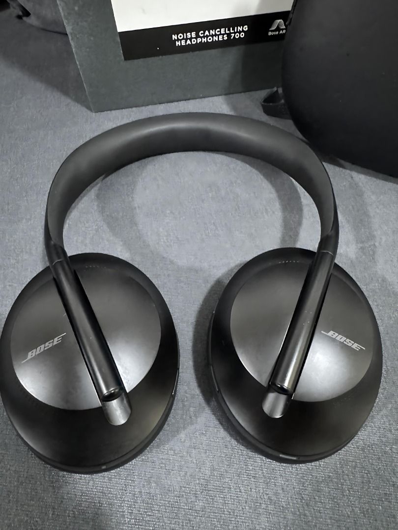 Bose Headphones (Category: Headphones & Headsets) located in Makati City. Submitted by purestone-bf06 (Listing ID 1418857345, Image 1). Description: a quiet comfort Bose headphones Seldom Used Bose Noise Cancelling Headphones 700 Brand-new Earpads direct from Bose Service Center Newly cleaned by Bose Service Center Perfect condition, as good as new Stopped using this when i got my Apple Airpods also listed here (https://www.carousell.ph/p/apple-a