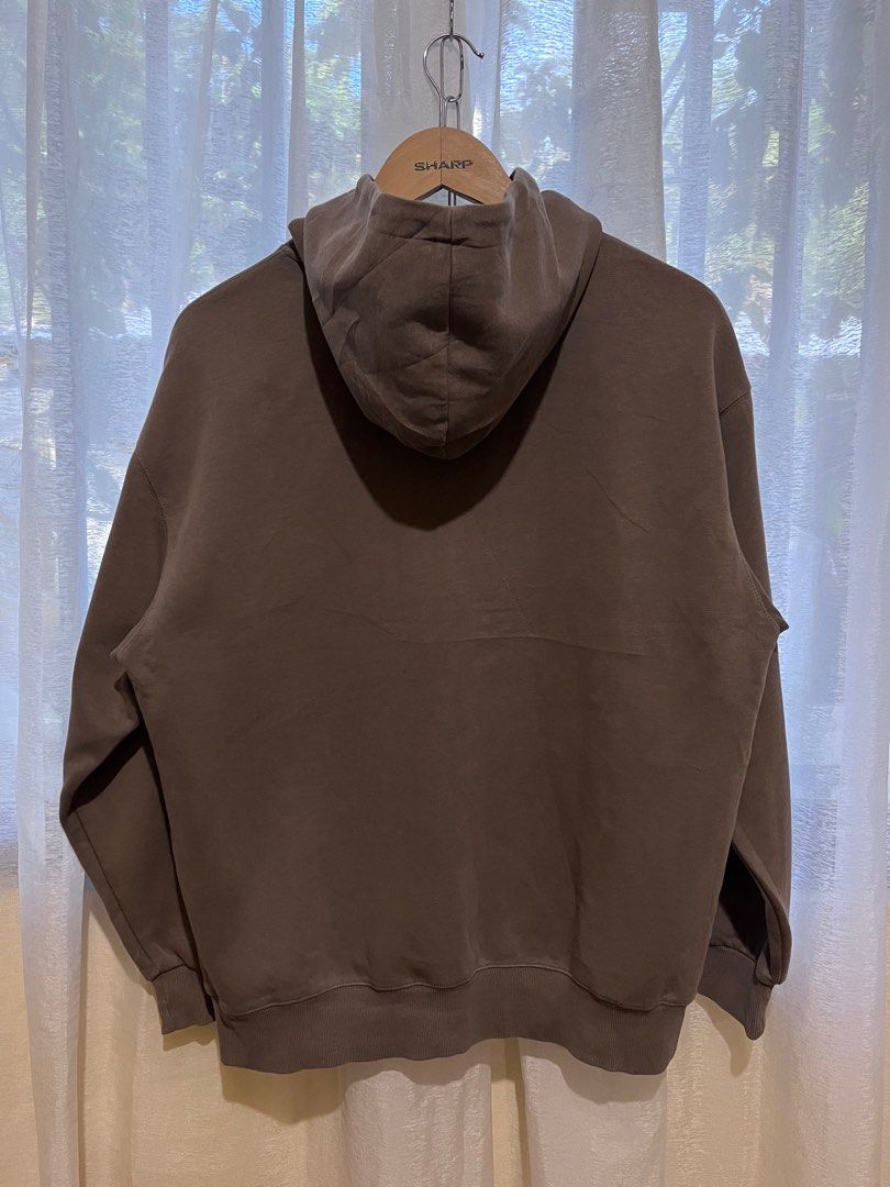 Brown Hoodie with Heart Patch (Category: Hoodies) located in Surigao. Submitted by vbimo (Listing ID 1418858163, Image 2). Description: Size Medium Dimes - 23 x 26 No issue Good as new Bad lighting .