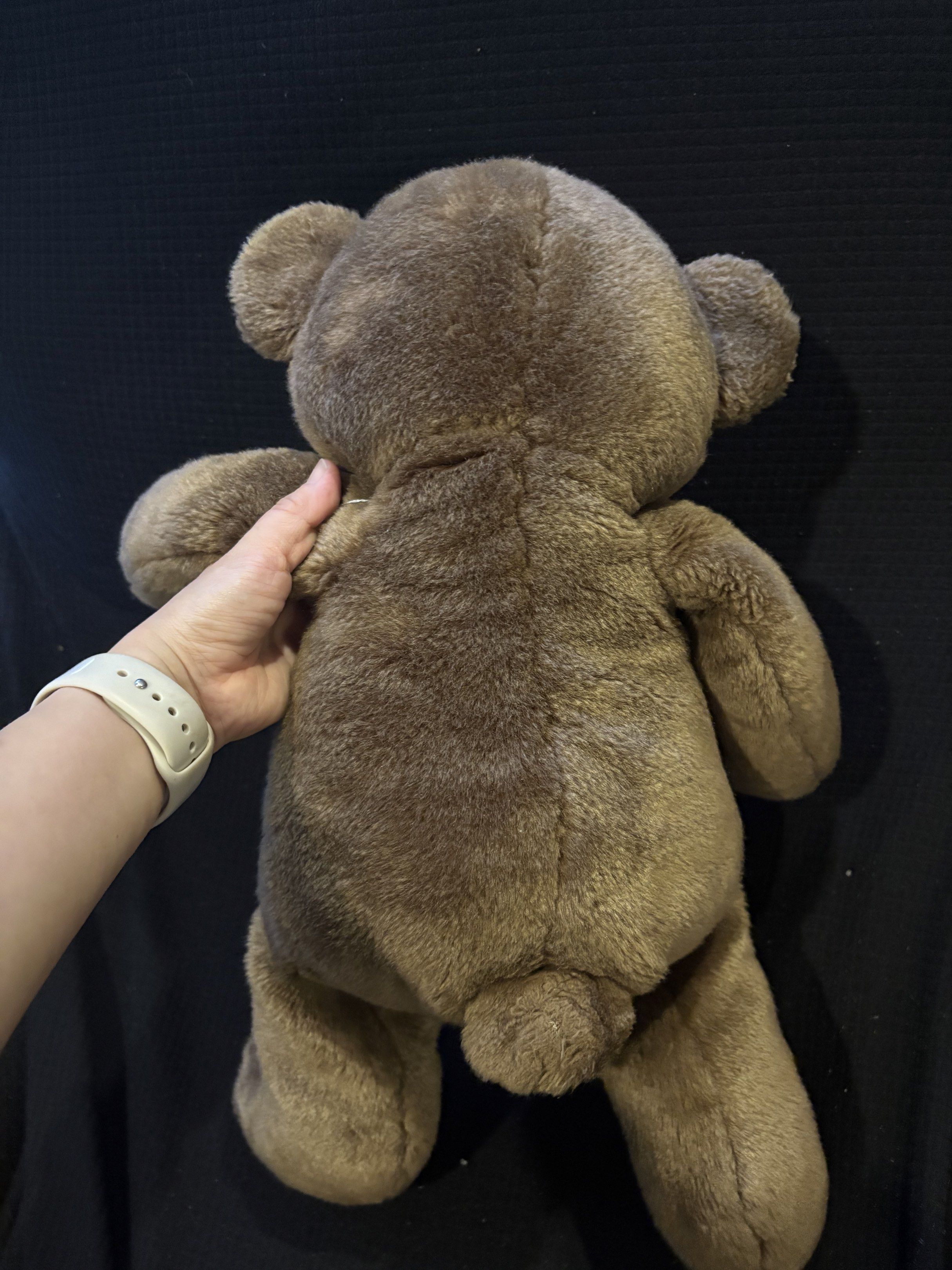 Brown Teddy Bear Plush Toy 50cm big (Category: Plushies & Soft Toys) located in Manila. Submitted by chandleria (Listing ID 1418069491, Image 2). Description: - Brown teddy bear plush toy - Soft, plush exterior - Cute and friendly face - Sitting position - Black nose and small ears - Great gift for kids or collectors.