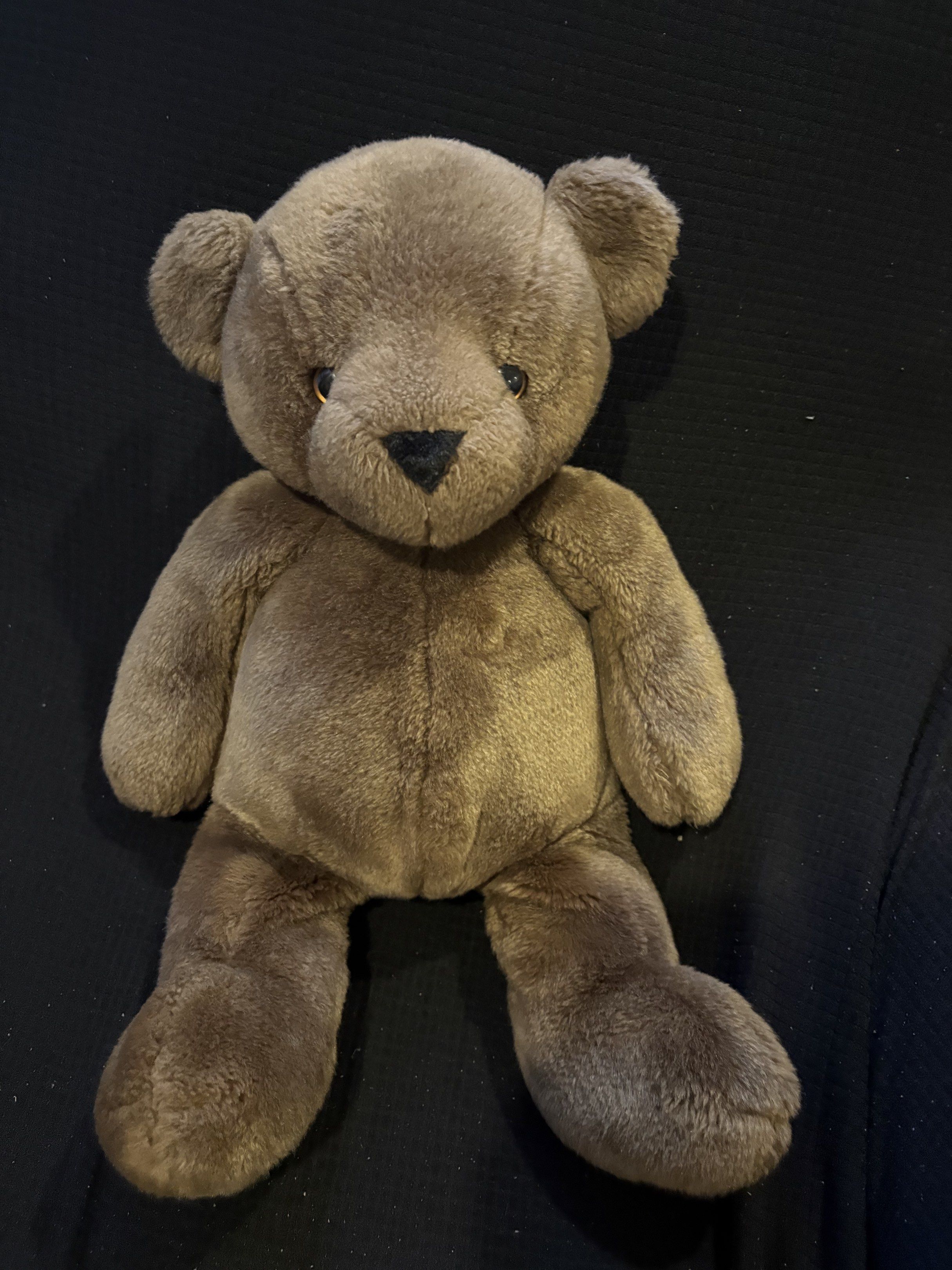 Brown Teddy Bear Plush Toy 50cm big (Category: Plushies & Soft Toys) located in Manila. Submitted by chandleria (Listing ID 1418069491, Image 1). Description: - Brown teddy bear plush toy - Soft, plush exterior - Cute and friendly face - Sitting position - Black nose and small ears - Great gift for kids or collectors.