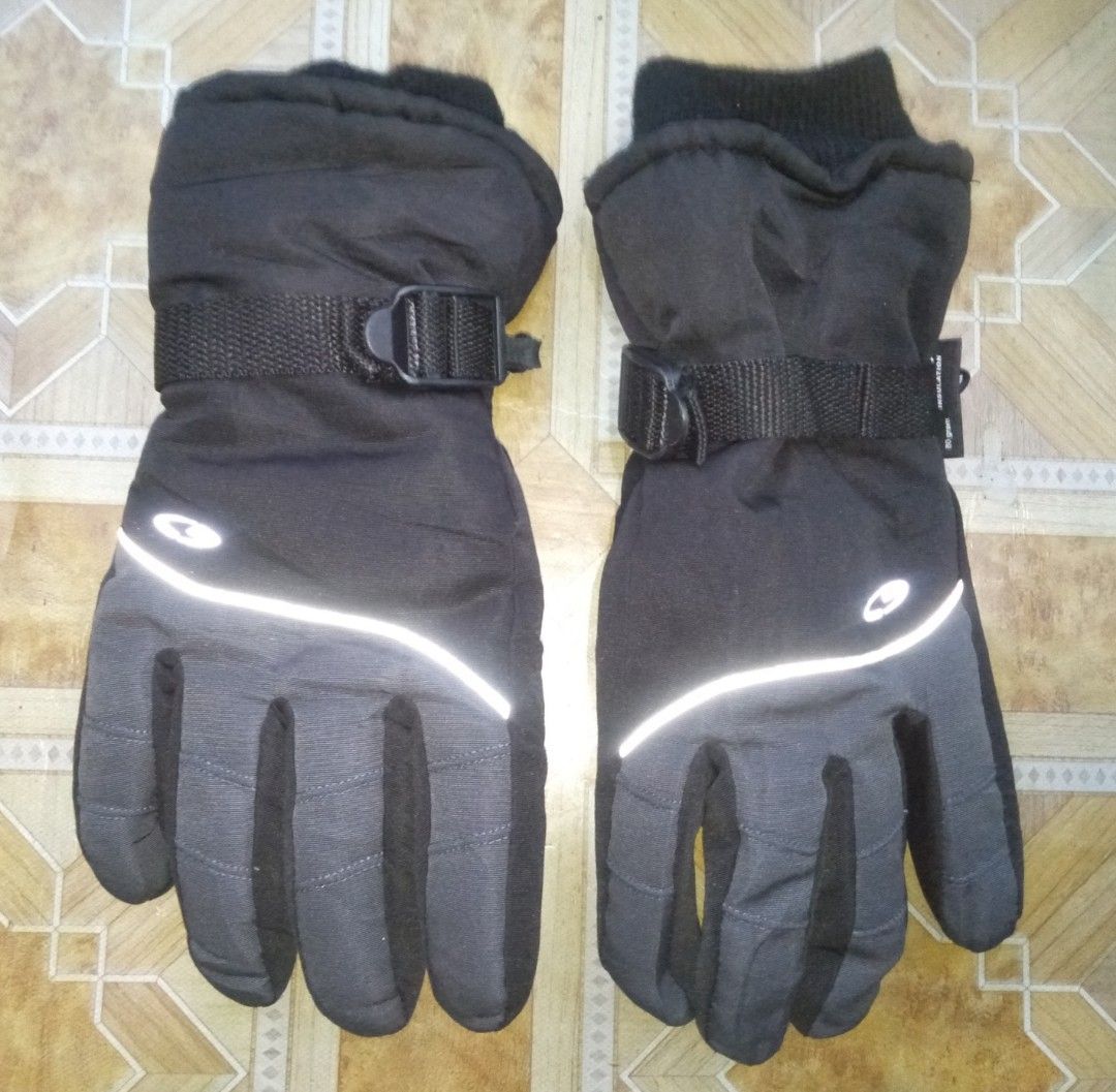 C9 by Champion Gloves (Category: Gloves) located in Pila. Submitted by franklinsanity (Listing ID 1418828997, Image 1). Description: Waterproof Gloves by C9 Good as new Dm if interested.