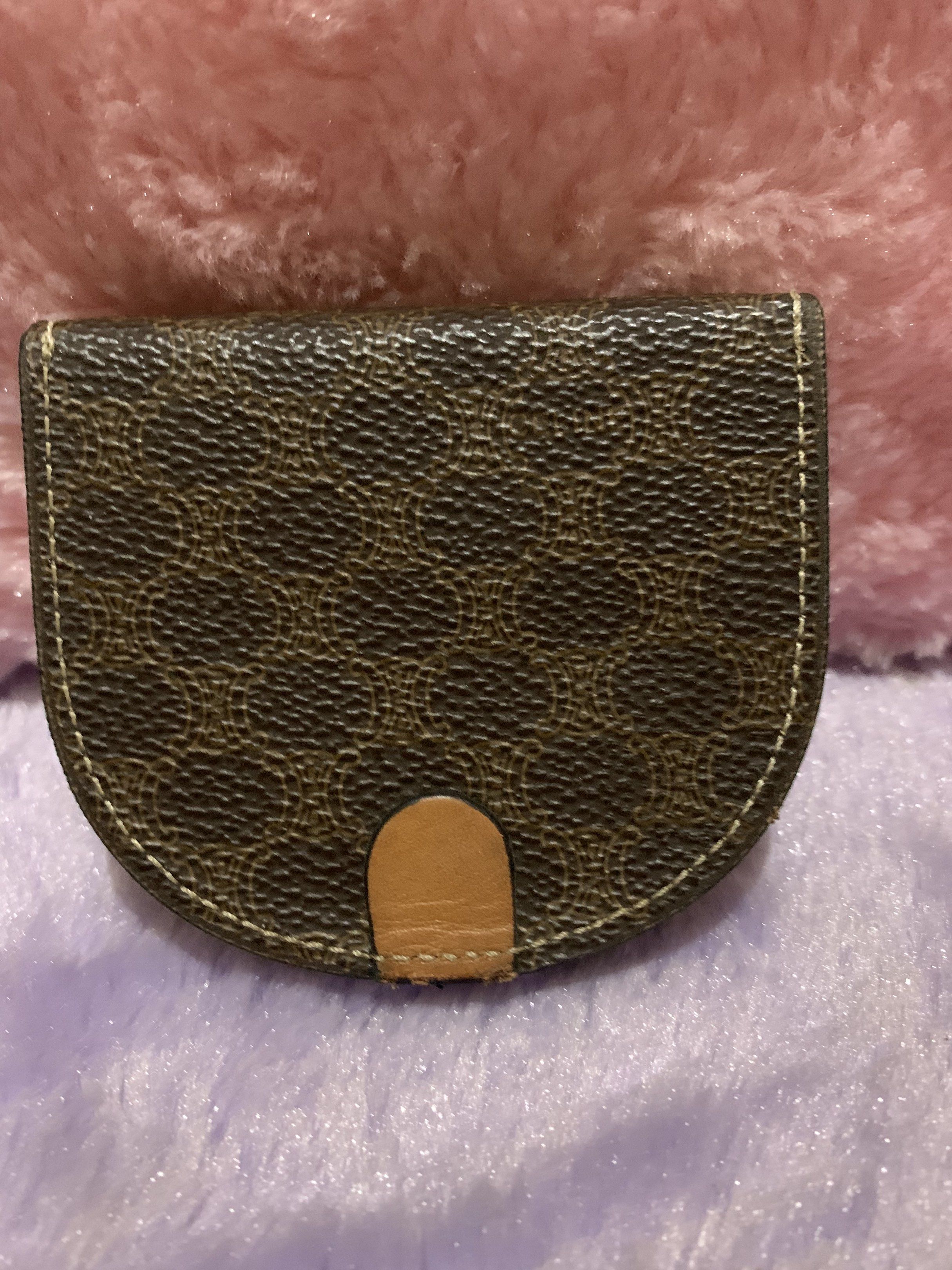 Celine Coin Purse (Category: Luxury Bags & Wallets) located in Quezon City. Submitted by ncjnc (Listing ID 1418925021, Image 3). Description: .