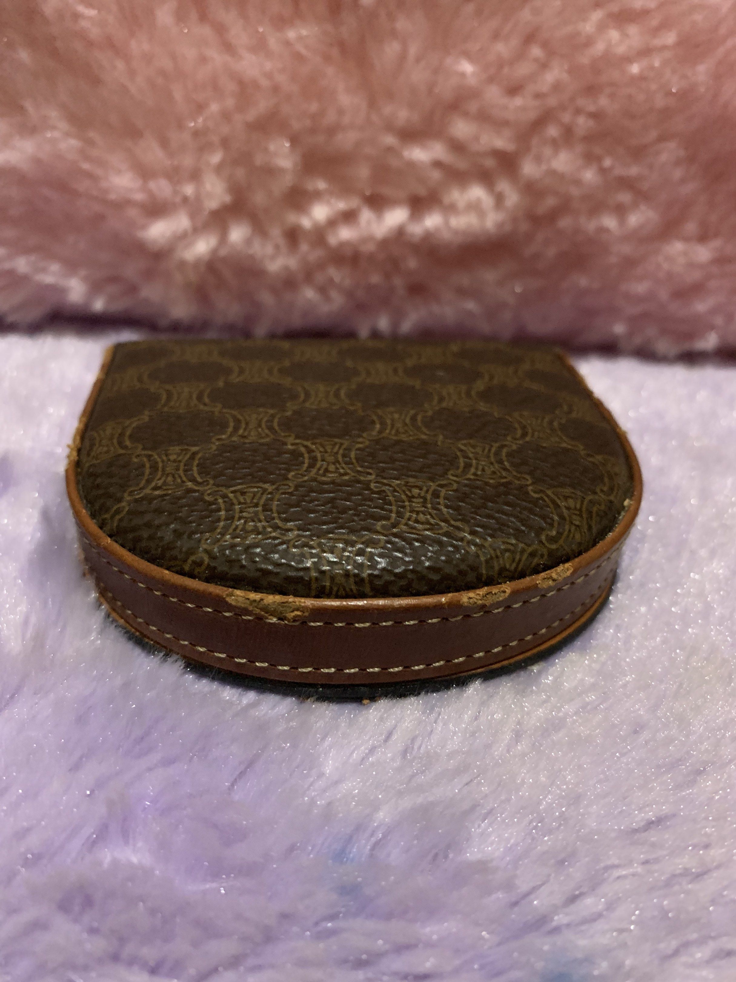 Celine Coin Purse (Category: Luxury Bags & Wallets) located in Quezon City. Submitted by ncjnc (Listing ID 1418925021, Image 2). Description: .