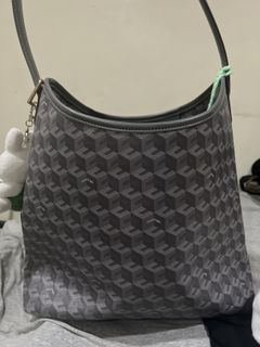 (Category: ) located in . Submitted by abbaepreloved (Listing ID 1418937631, Image 1). Description: .