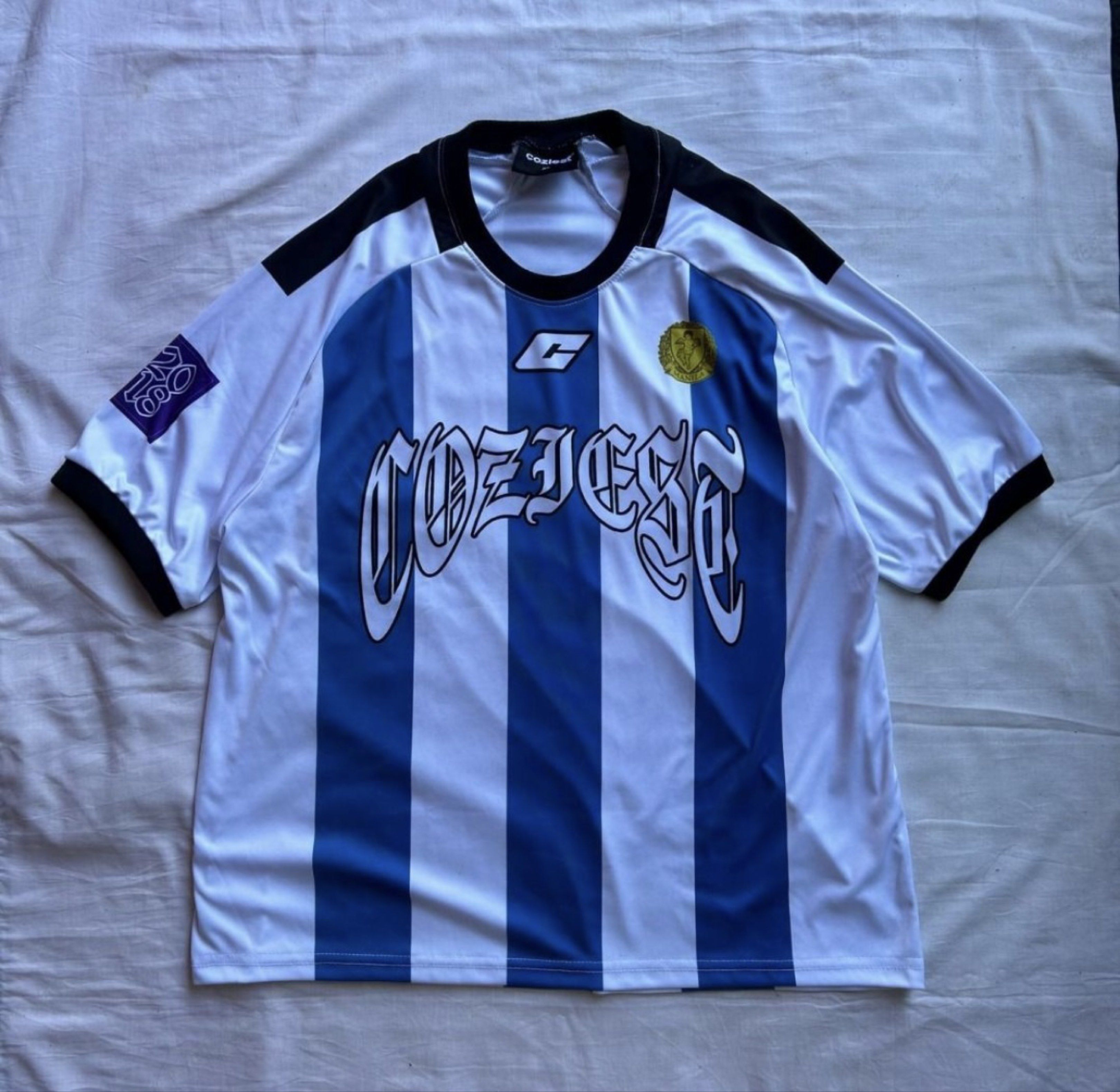 Coziest Football Jersey (Category: Tshirts & Polo Shirts ) located in Cabuyao City. Submitted by steezy.333 (Listing ID 1418906792, Image 1). Description: condition: 10/10 color: 10/10 L27, W24 (length, width) Buyer will handle the SF!!! - 4x lang nagamit (good as new) -nego sa sure buyer.