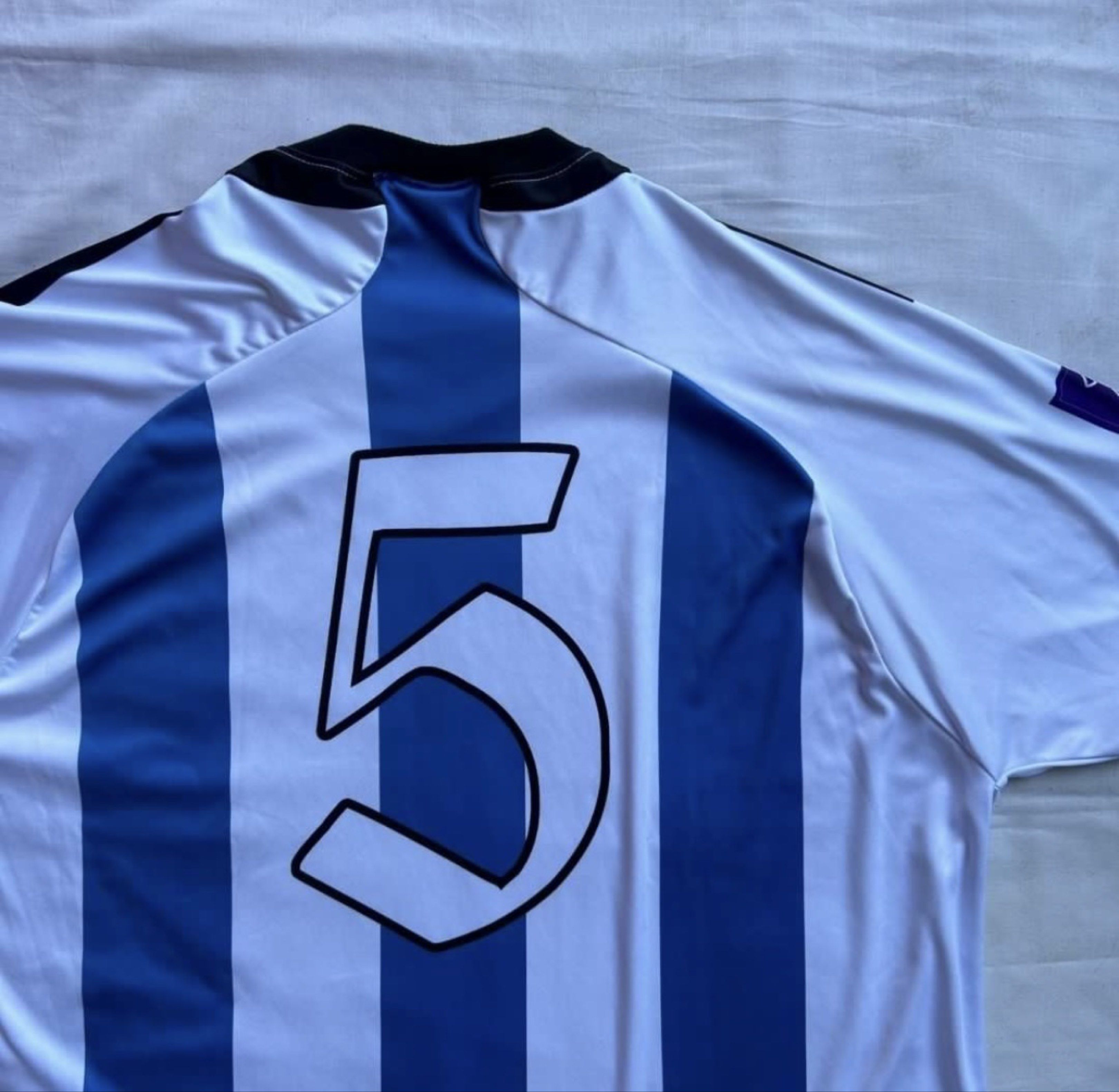 Coziest Football Jersey (Category: Tshirts & Polo Shirts ) located in Cabuyao City. Submitted by steezy.333 (Listing ID 1418906792, Image 3). Description: condition: 10/10 color: 10/10 L27, W24 (length, width) Buyer will handle the SF!!! - 4x lang nagamit (good as new) -nego sa sure buyer.