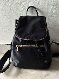 (Category: ) located in . Submitted by thriftingmeup (Listing ID 1418968847, Image 1). Description: .