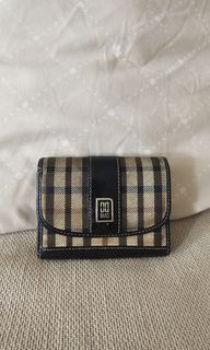 (Category: ) located in . Submitted by MumDadAndRaesPreloved (Listing ID 1418885786, Image 1). Description: .