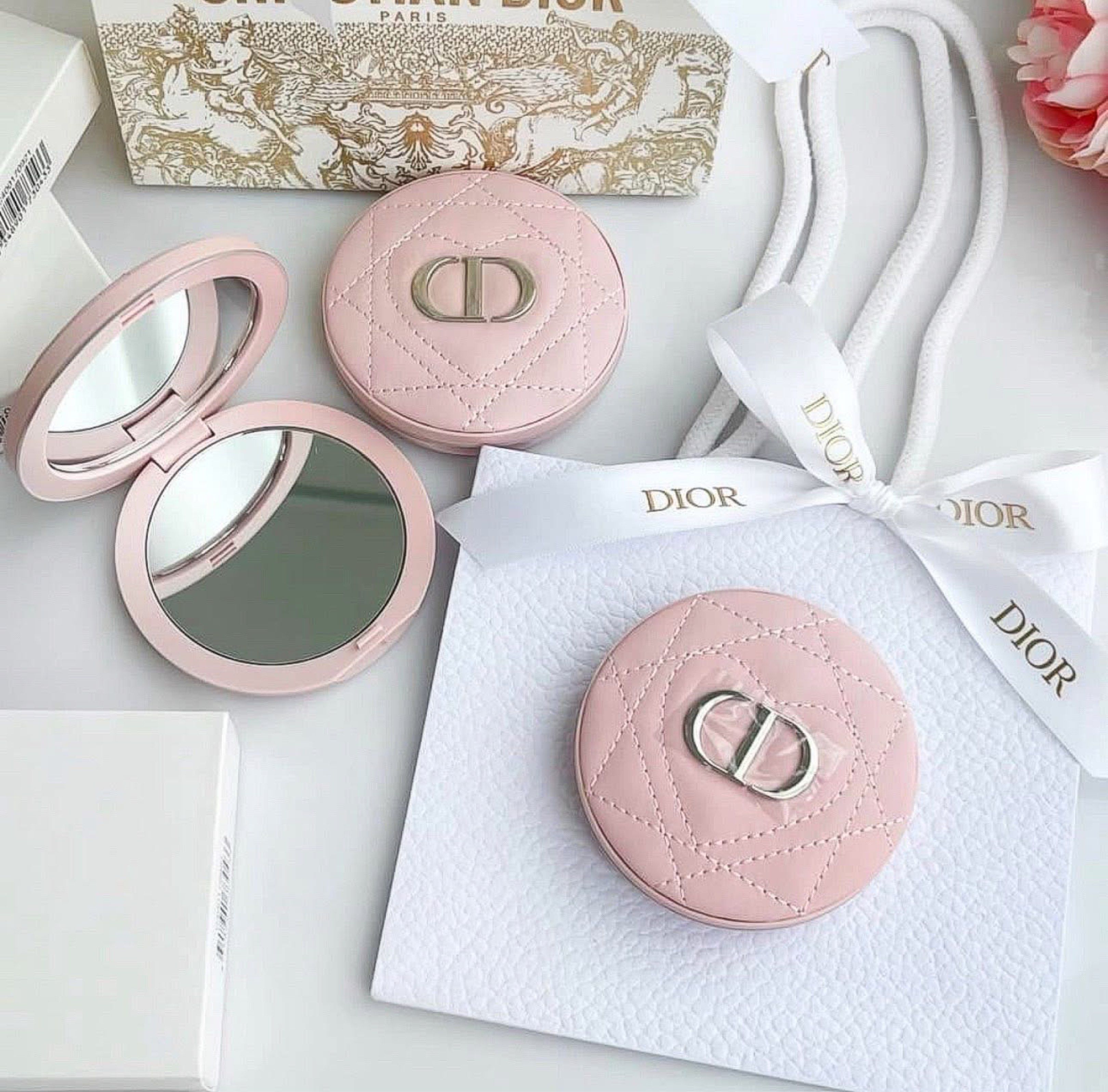 Dior Compact Mirror (Category: Makeup) located in San Leonardo. Submitted by iluvkopiii (Listing ID 1418950463, Image 2). Description: Authentic GWP CD Pocket Mirror Available color: • Light Pink • Fuchsia Pink ₱1,500 only with box The item is 100% authentic and not counterfeit or knockoffs..