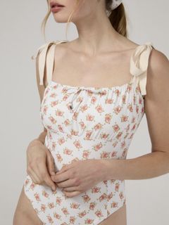 (Category: ) located in . Submitted by wear.next (Listing ID 1418958814, Image 1). Description: .