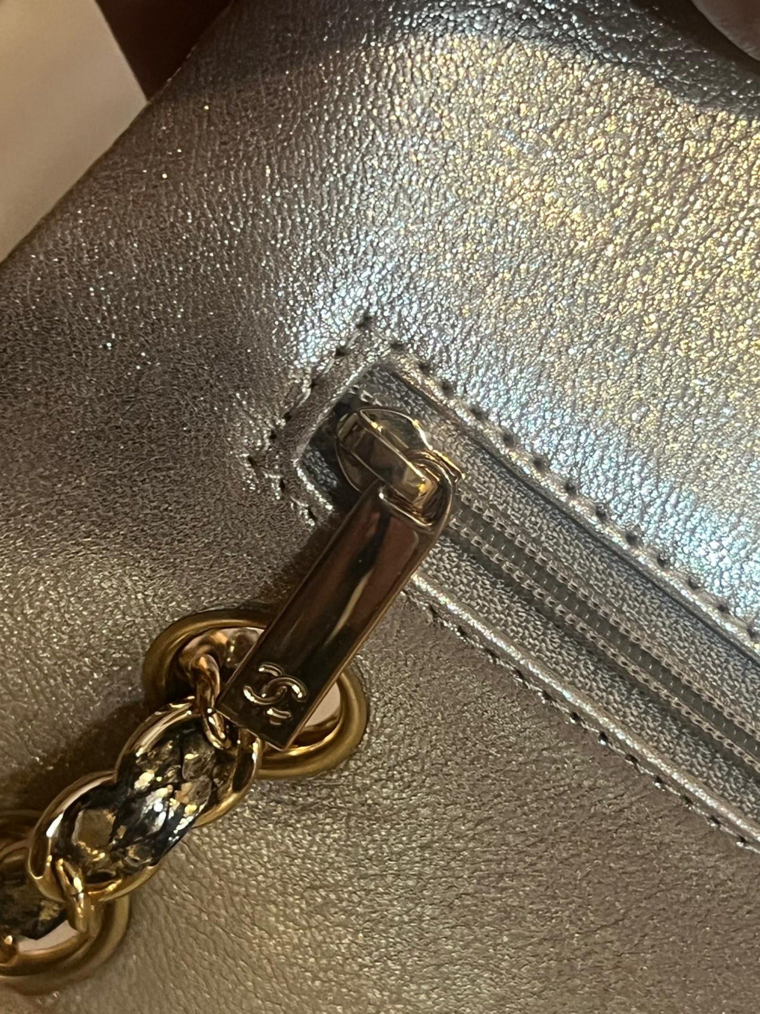 Gold Python bag (Category: Shoulder Bags) located in Singapore. Submitted by gobigorgohome89 (Listing ID 1418972437, Image 4). Description: .