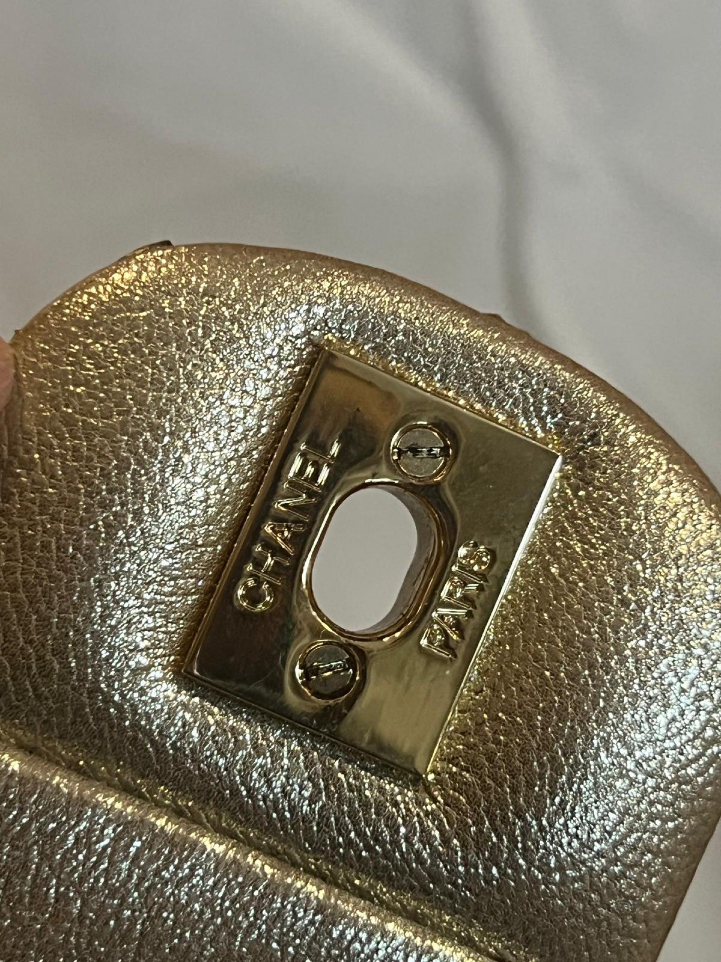 Gold Python bag (Category: Shoulder Bags) located in Singapore. Submitted by gobigorgohome89 (Listing ID 1418972437, Image 7). Description: .