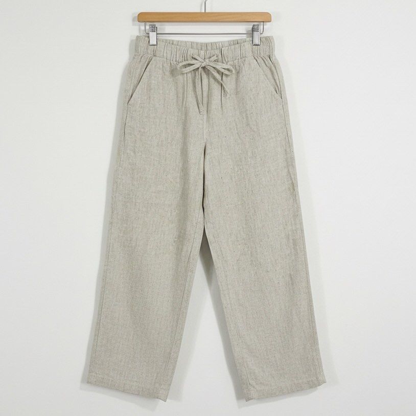 H&M kids linen pants (Category: Babies & Kids Fashion) located in Imus. Submitted by lovedby.aa (Listing ID 1418833236, Image 1). Description: size 4y.