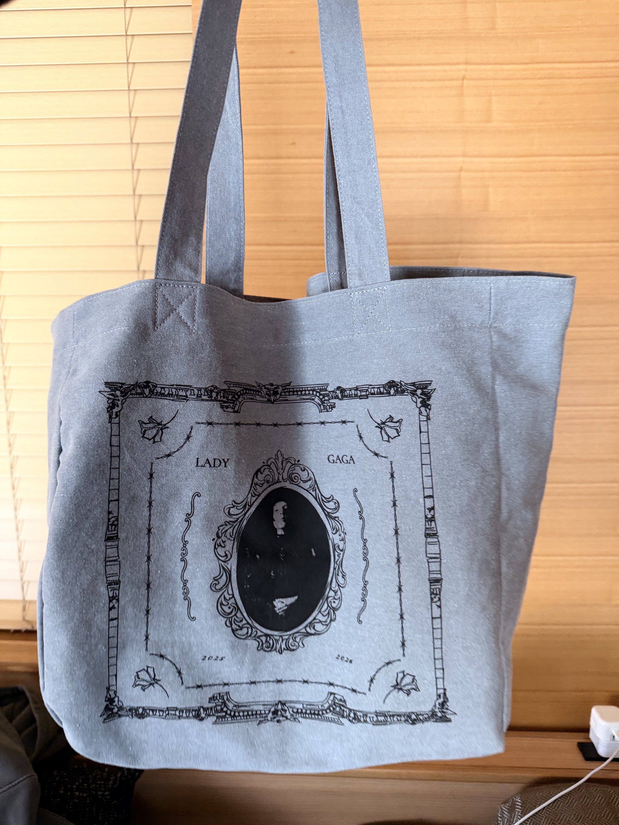 LADY Gaga Mayhem Tokyo Opera Haus Grey Atote Bag灰色帆布手提袋, 女
