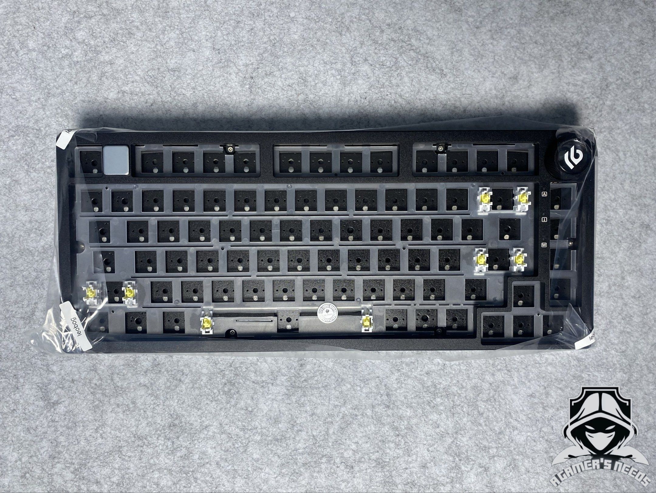 Leobog Hi75C Pro (Barebones) - Mechanical Keyboard (Category: Computer Keyboard) located in Tarlac. Submitted by agamersneeds (Listing ID 1413652384, Image 1). Description: [FOR SALE] Leobog Hi75C Pro (Brand-new) Price: ₱1,600 SRP: ₱2,860 AVAILABLE VARIANTS - Black - White QUICK SPECS - Aluminum Alloy Top & Bottom Case - Hotswappable PCB - Tri-mode Connectivity - RGB Backlit - Transparent Knob for Multi-Function Control INCLUSIONS - Box - Leobog 