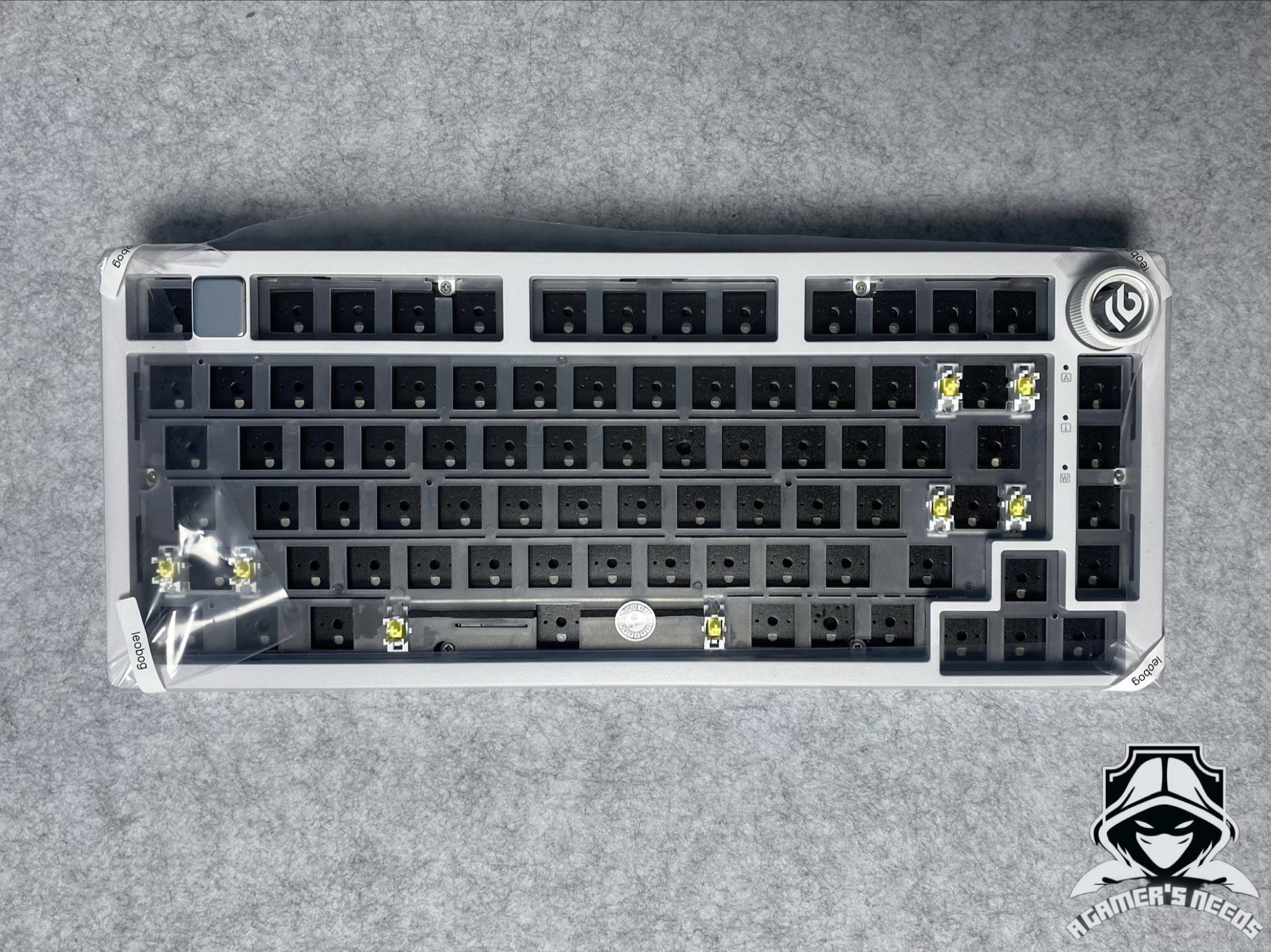 Leobog Hi75C Pro (Barebones) - Mechanical Keyboard (Category: Computer Keyboard) located in Tarlac. Submitted by agamersneeds (Listing ID 1413652384, Image 2). Description: [FOR SALE] Leobog Hi75C Pro (Brand-new) Price: ₱1,600 SRP: ₱2,860 AVAILABLE VARIANTS - Black - White QUICK SPECS - Aluminum Alloy Top & Bottom Case - Hotswappable PCB - Tri-mode Connectivity - RGB Backlit - Transparent Knob for Multi-Function Control INCLUSIONS - Box - Leobog 