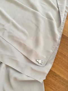 (Category: ) located in . Submitted by wardrobemally (Listing ID 1418779854, Image 1). Description: .