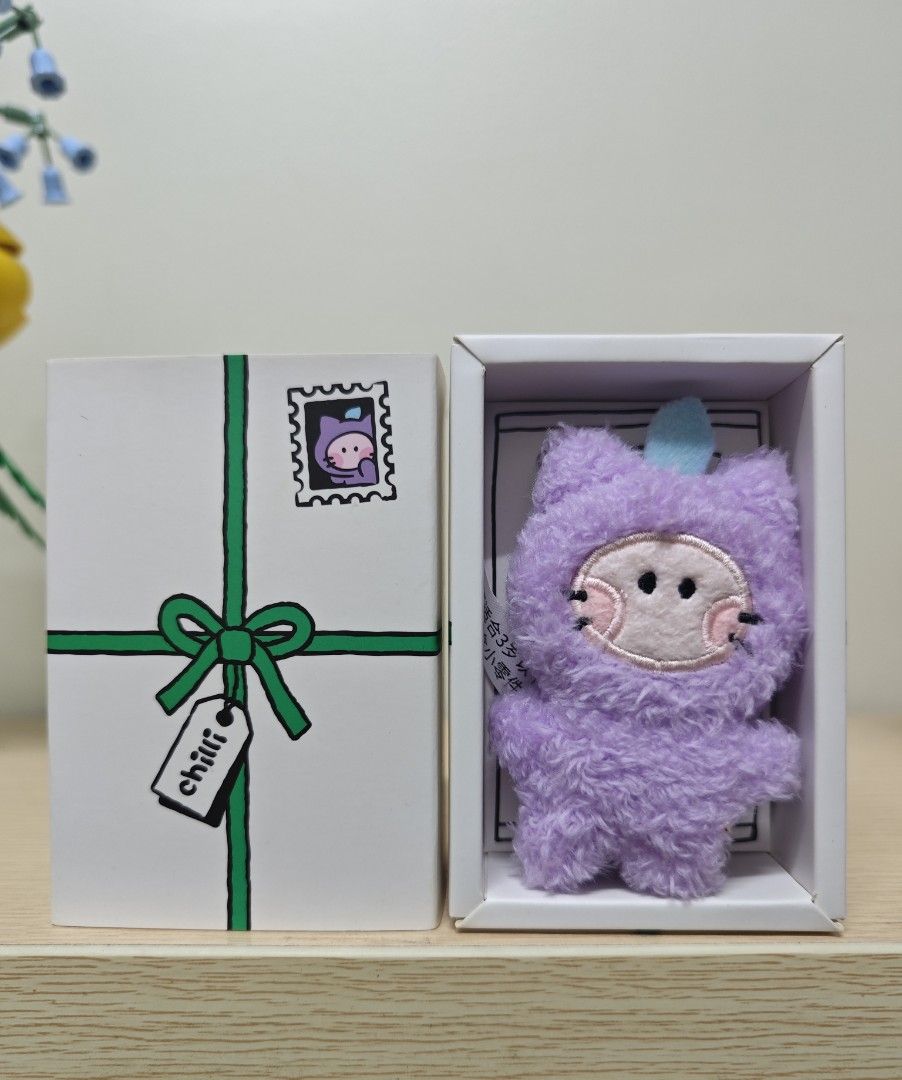 TRUZ CHILLI Mini minini Doll (Category: Designer & Blind Box Toys) located in Taguig. Submitted by hellojuly (Listing ID 1418893277, Image 1). Description: Treasure Truz Mini Minini (Chilli) - Comes with original box and holographic card - Bought in Line Friends Korea - Fits perfectly for your Teulight!.
