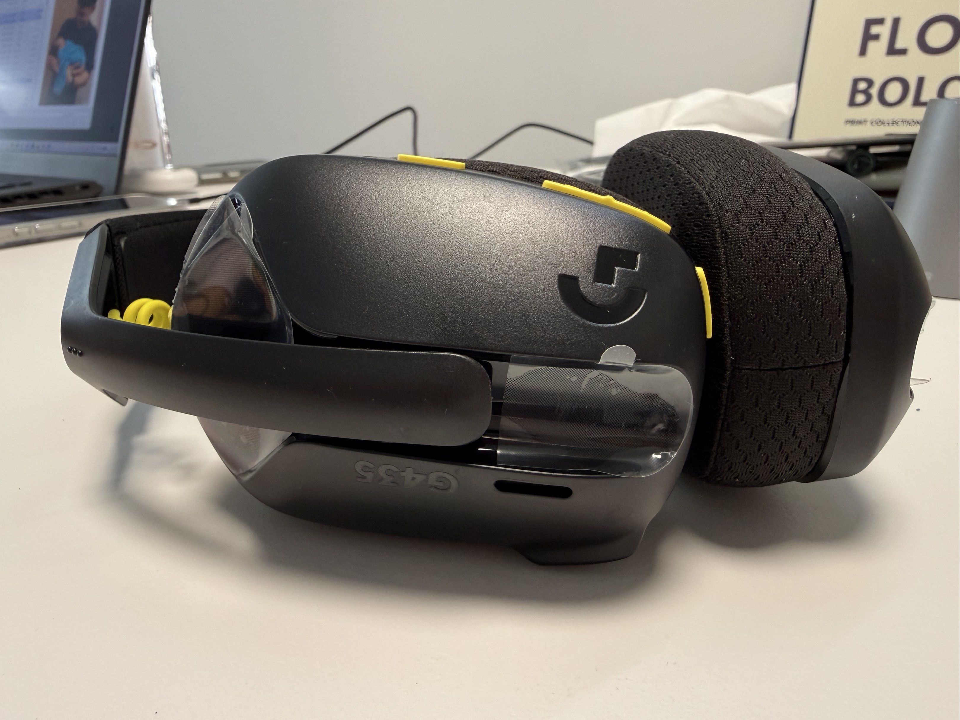 Logitech  G435 Bluetooth headphones65561075727490112