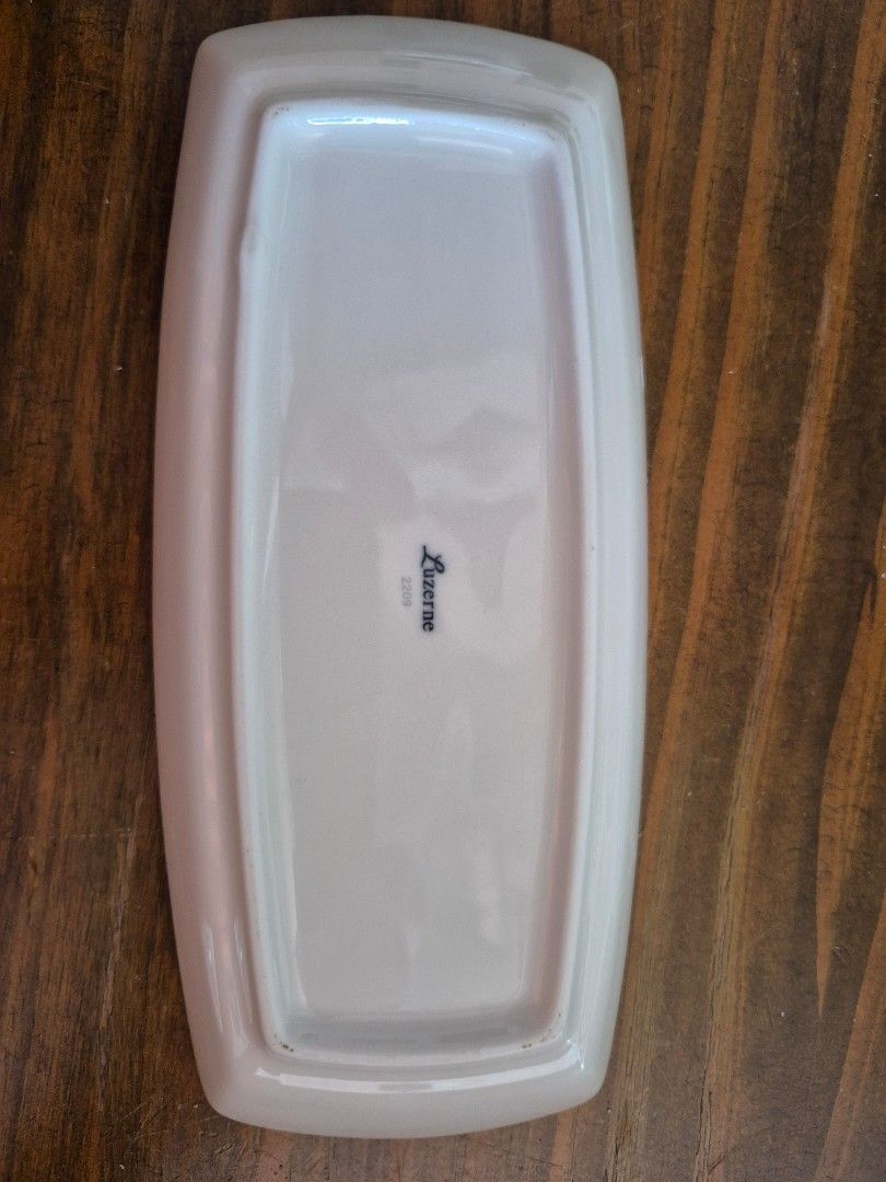 Lucerne Serving Dish - Rectangular (Category: Other Kitchenware & Tableware) located in Singapore. Submitted by miqmattsgp (Listing ID 1418869619, Image 3). Description: Elegant rectangular serving dish by Lucerne. Perfect for appetizers, snacks, or small dishes. Features a clean, minimalist design. 23cm x 10cm x 2.5cm Multiple lots of 4 pieces available .