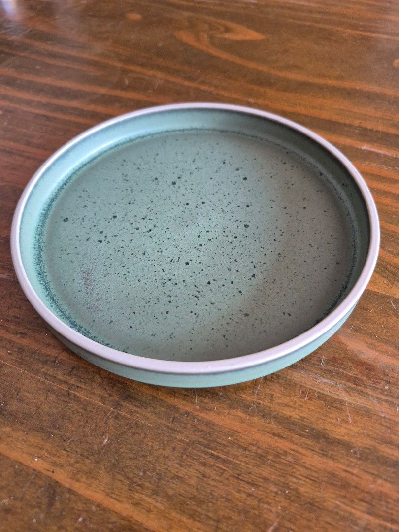 Luzerne Handcrafted Plate