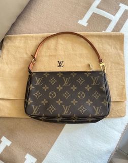 (Category: ) located in . Submitted by thepreloved.ph (Listing ID 1418836194, Image 1). Description: .
