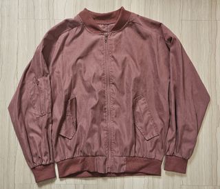 (Category: ) located in . Submitted by happiercloset (Listing ID 1418843846, Image 1). Description: .