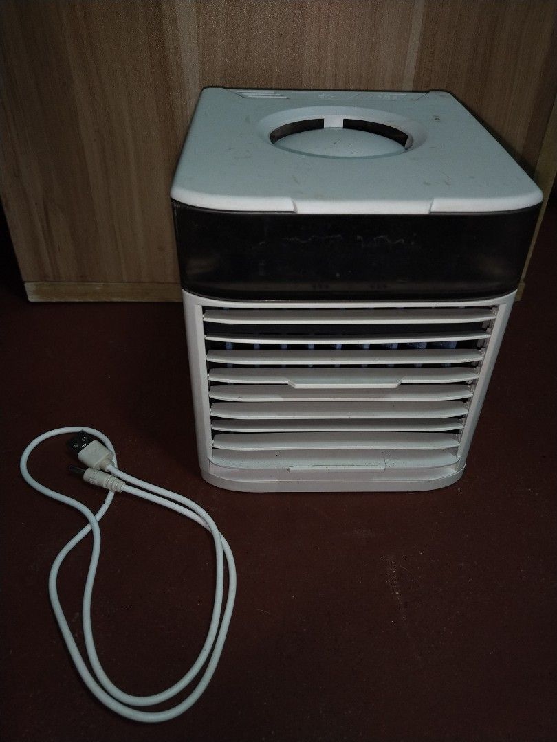 Newfan Ultra Air Cooler (Category: Air Conditioning and Heating) located in Manila. Submitted by bal.jon (Listing ID 1418942517, Image 2). Description: : gumagana siya. : need punasan kasi na stock na siya that's why may mga dirts but natatanggal naman. .