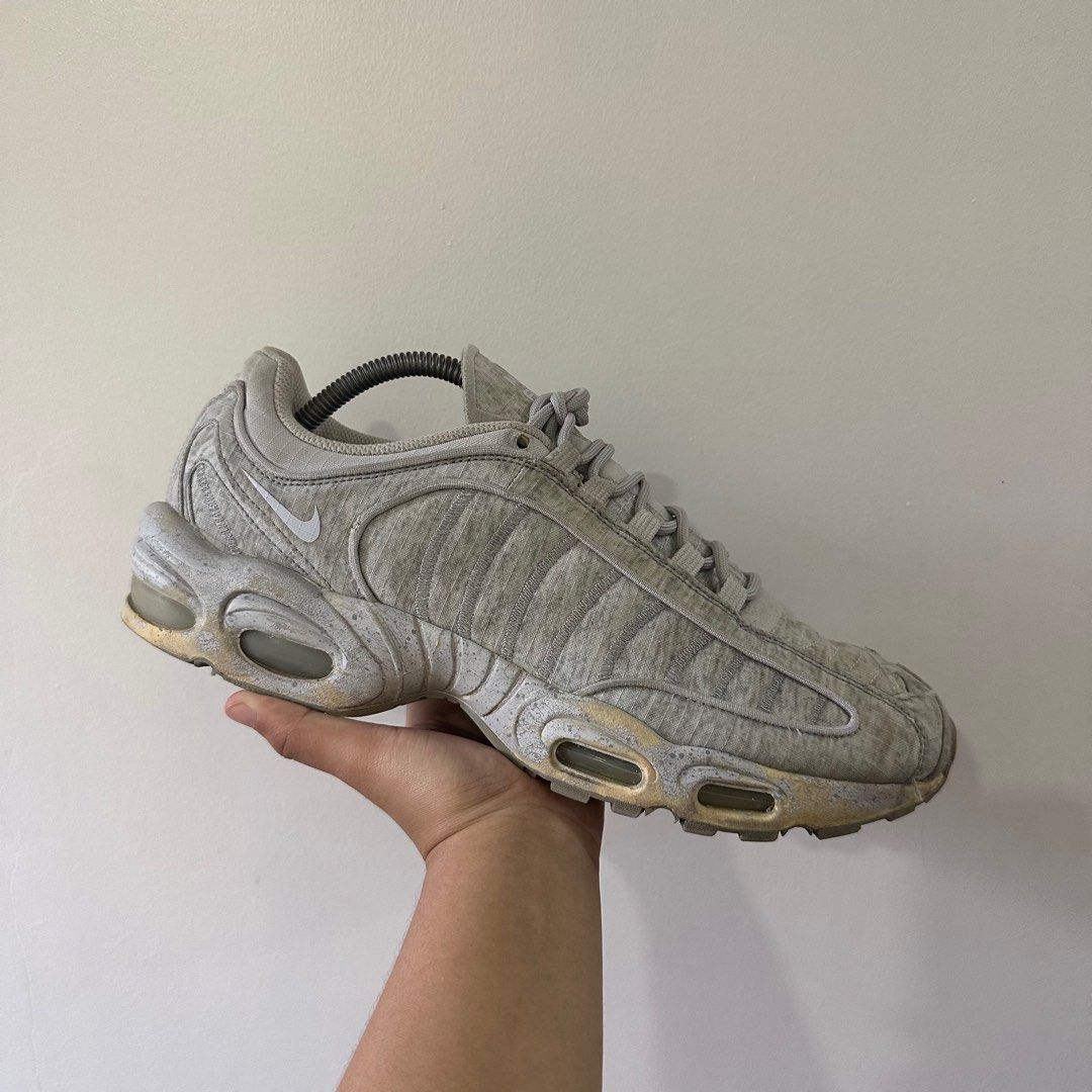 Nike Airmax Tailwind 4 SP Geyser Grey (Category: Sneakers) located in Davao. Submitted by culthriftph (Listing ID 1418869564, Image 1). Description: worn condition size 10.5US / 28.5 cm signs of usage color fade.