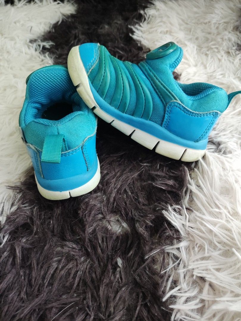 Nike Dynamo for Toddler 5C (Category: Babies & Kids Fashion) located in Angeles City. Submitted by cfc23 (Listing ID 1418976180, Image 2). Description: 💯 original Nike Dynamo - Slip-on style with heel pull tab - Perfect for practice walking - Size: 5C (12cm) 📍 Shipping fee c/o buyer 📍 MOP: Gcash or BPI only ❌ No meet ups.