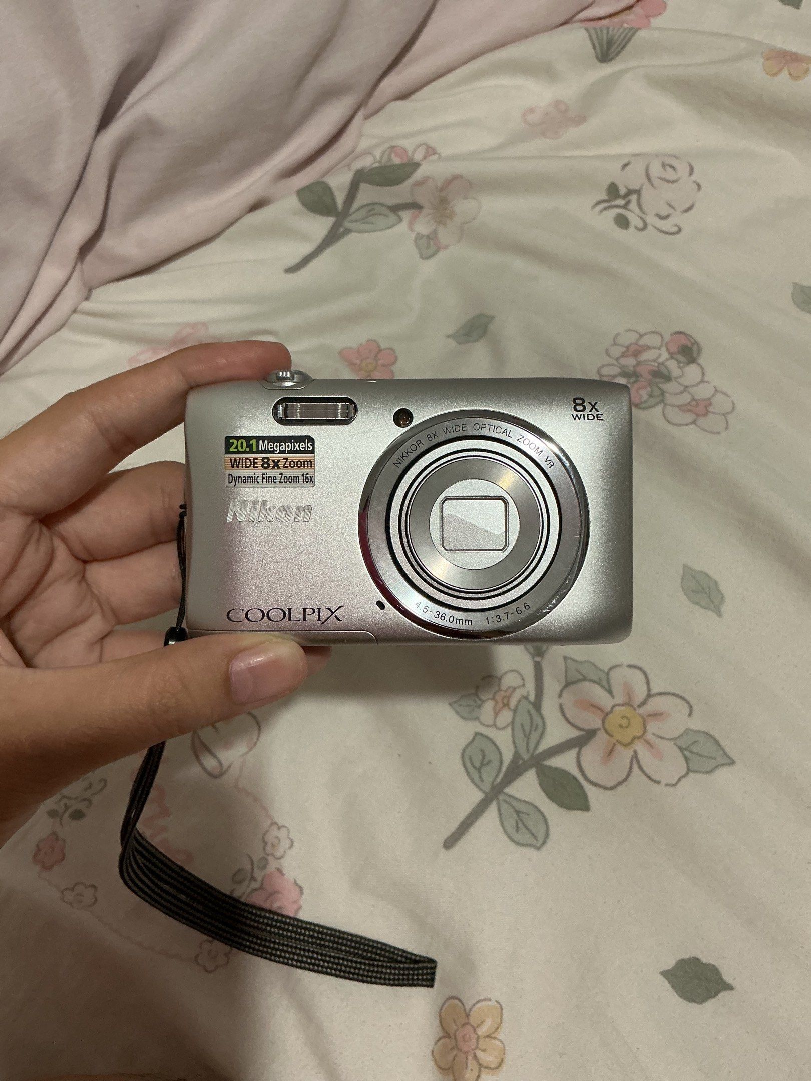 Nikon Coolpix S3600 (Category: Cameras) located in Maco. Submitted by eloradigicam_ (Listing ID 1418368265, Image 1). Description: nikon coolpix s3600˙✧˖°📷 ༘ ⋆｡˚ ₱4,299 + shipping fee ˚₊‧꒰ა ☆ ໒꒱ ‧₊˚ 𝐝𝐞𝐭𝐚𝐢𝐥𝐬: ˚₊‧꒰🌷ა - 20 megapixels ˚₊‧꒰🌷ა - 8x optical zoom ˚₊‧꒰🌷ა - 18 scene modes ˚₊‧꒰🌷ა - ISO up to 3200 ˚₊‧꒰🌷ა - CCD sensor ˚₊‧꒰🌷ა - with date stamp all buttons are crisp and working, flash is working, zoom in/out is working, scene mode