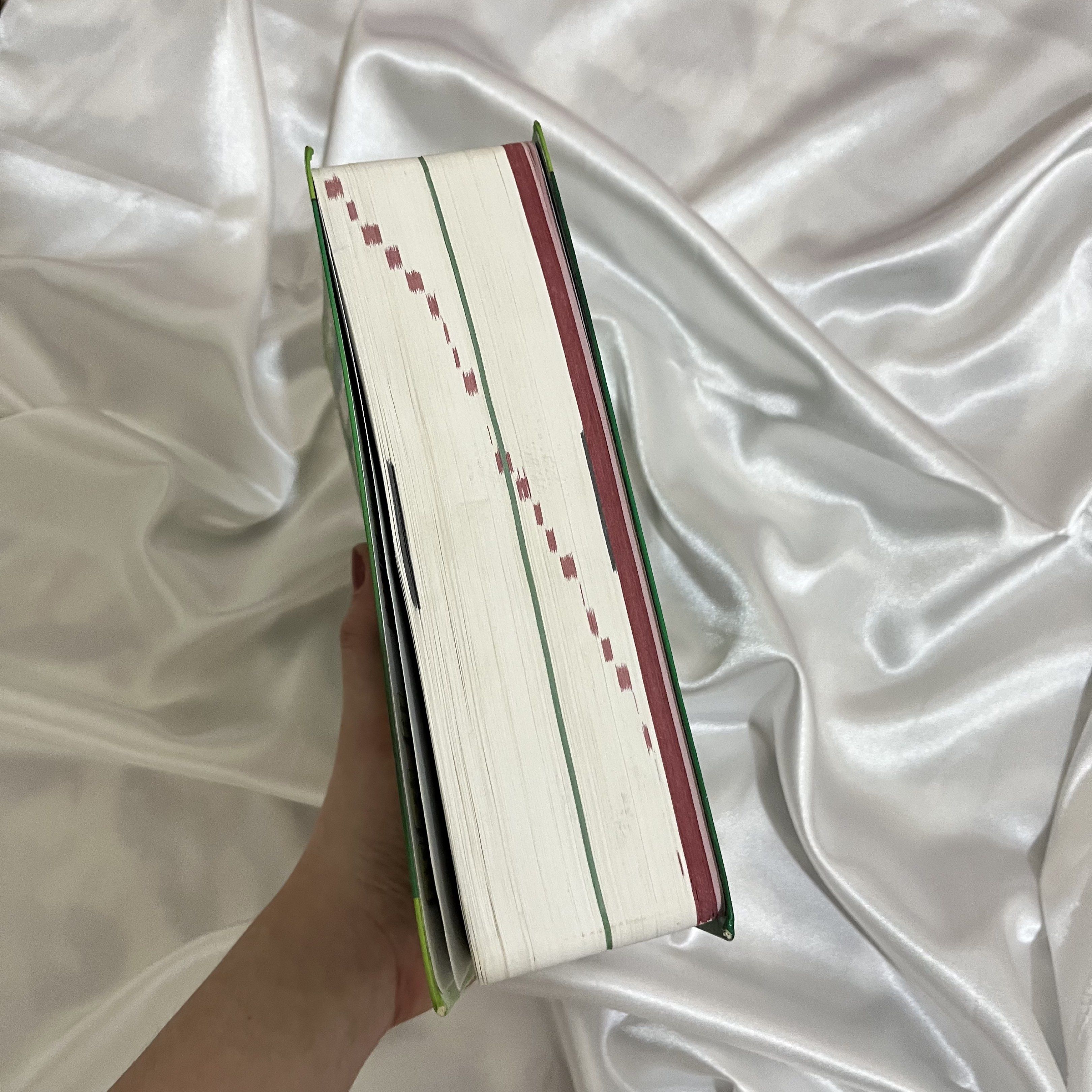 Nursing Drug Handbook 2022 (Category: Textbooks) located in Morong. Submitted by honeyschai (Listing ID 1418969331, Image 3). Description: ‼️NEGOTIABLE IF SURE BUYER‼️ - nursing drug handbook 2022 - no highlights, no marks - good condition - original, bought from C&E 📍bataan .