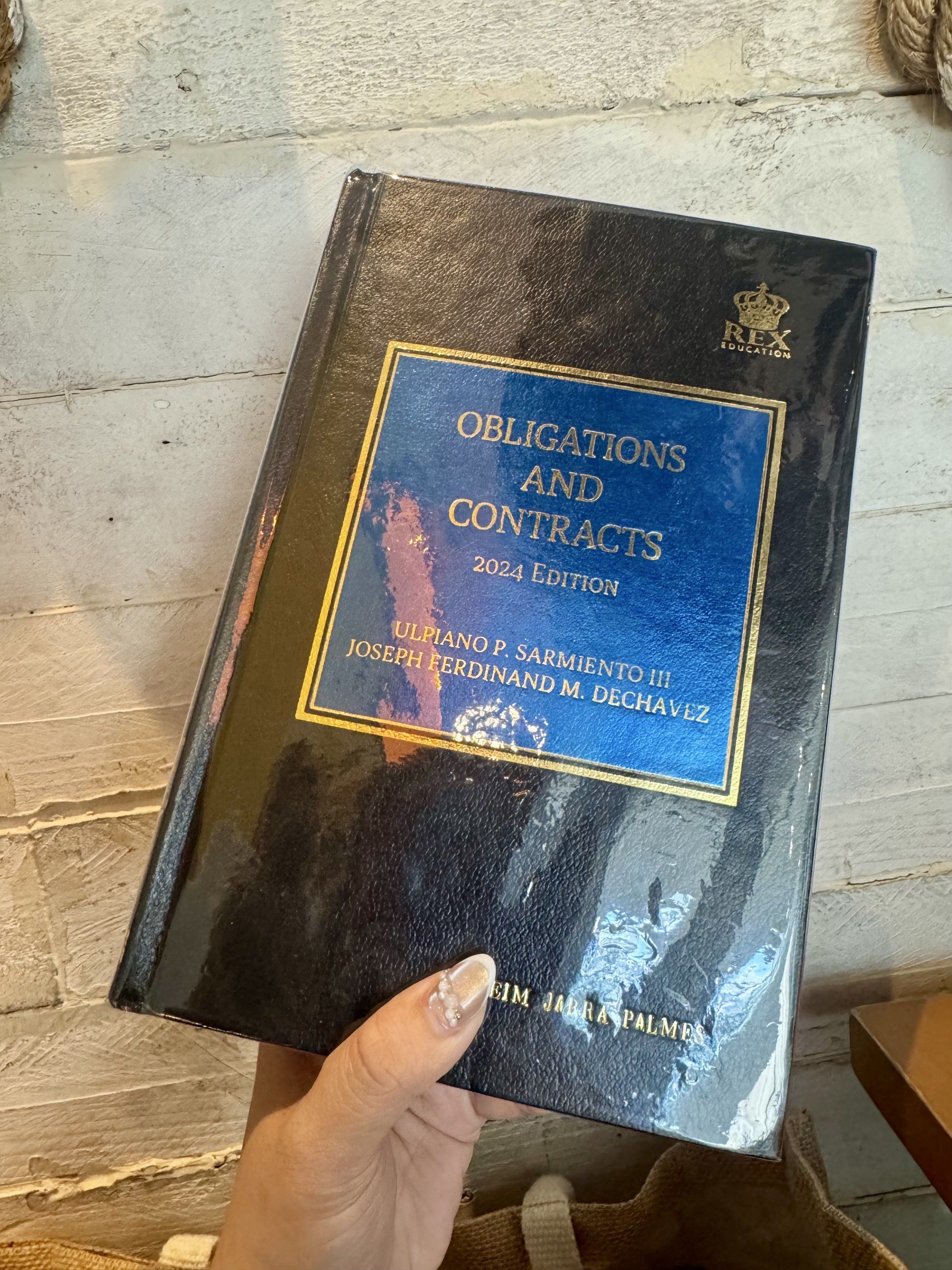 Obligations and Contracts 2024 Edition (Category: Textbooks) located in Manila. Submitted by olxph_shei (Listing ID 1418815965, Image 1). Description: Kakabuy lang po. First 7 pages lang yung may highlight. Biglang change text books kami. Selling it for Php 1,700 sa Rex mismo binili .