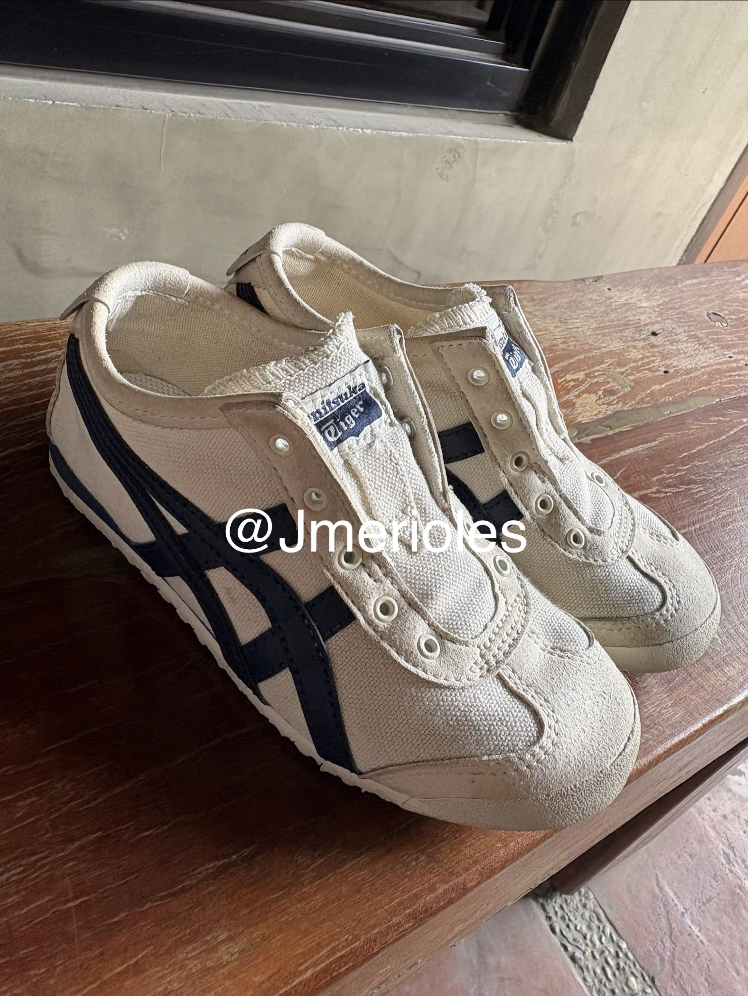 Onitsuka tiger kids slip on (Category: Babies & Kids Fashion) located in Quezon City. Submitted by owl1392 (Listing ID 1418786357, Image 1). Description: KINDLY READ! METRO MANILA BUYERS ONLY! Same day delivery only ( grab / lalamove) Price negotiable. Used 5x, washed once. For payat na paa ng bata. Slim. Pag wide hindi recommended. Please check the size carefully mabilis lumaki paa ng bata. Make sure may allowance..