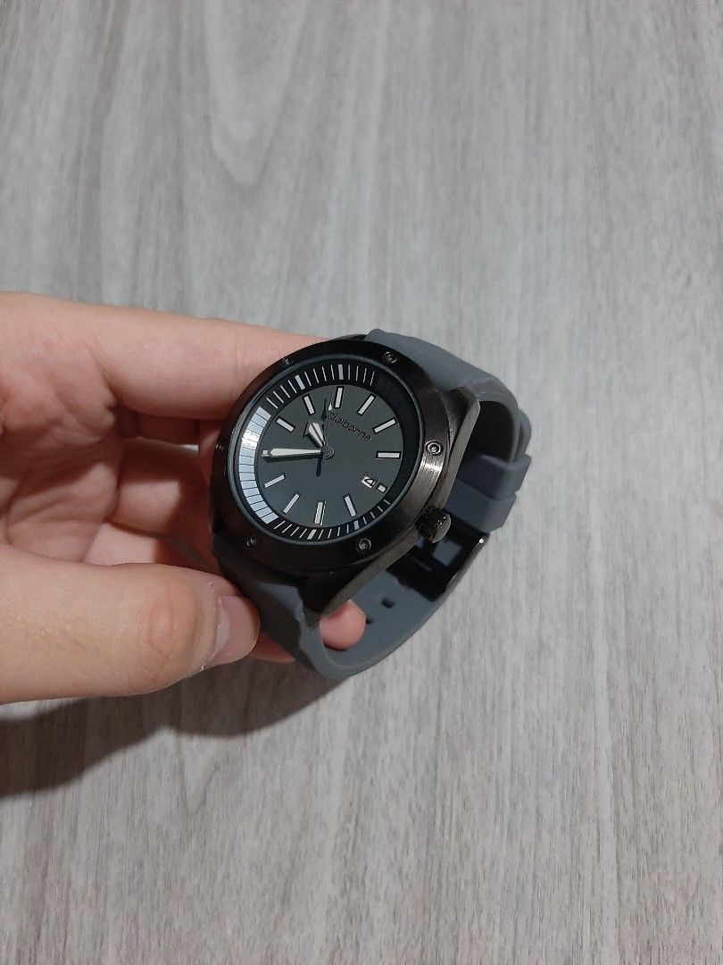 Original Claiborne Classic Men's Watch (Category: Men's Watches) located in Mandaluyong City. Submitted by time_machine28 (Listing ID 1418857477, Image 1). Description: SALE... SALE... SALE SALE... SALE... SALE 1,860 pesos only Claiborne Classic Men's Watch original / legit brand new condition 9.5/10 ratings black tone grey silicon strap up to 7.5 inches wrist bought in US watch only no box size 40mm mandaluyong location here mop: bdo or gcash co