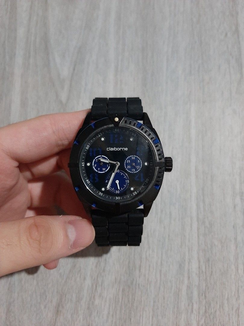 Original Claiborne Classic Men's Watch (Category: Men's Watches) located in Mandaluyong City. Submitted by time_machine28 (Listing ID 1418859050, Image 2). Description: SALE... SALE... SALE SALE... SALE... SALE 1,860 pesos only Claiborne Classic Men's Watch original / legit brand new condition 9.5/10 ratings black tone black silicone watch watch only no box bought in US fits up to 7.5 inches wrist size 43mm mandaluyong location mop: bdo or gcash 