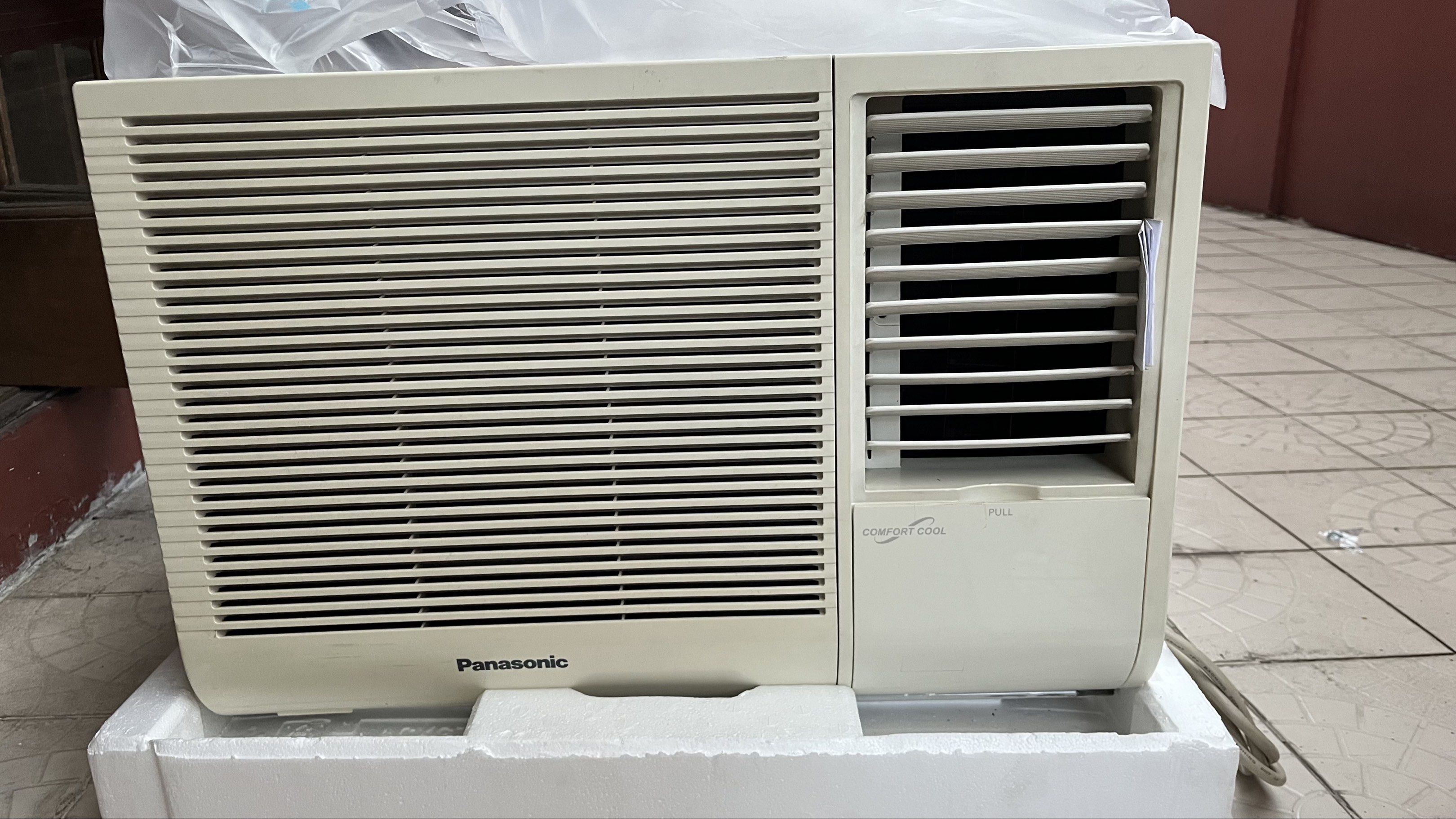 PANASONIC CW-SC125VPH Air Conditioner (Category: Air Conditioning and Heating) located in Marikina City. Submitted by owhaitchdee (Listing ID 1418788756, Image 2). Description: - Panasonic CW-SC125VPH Air Conditioner - Adjustable thermostat and fan settings - Air swing function - Comfort cool setting - Operates on 230V, 60Hz - Cooling capacity: 13,000 kJ/h - No issues RFS: switched to Inverter.