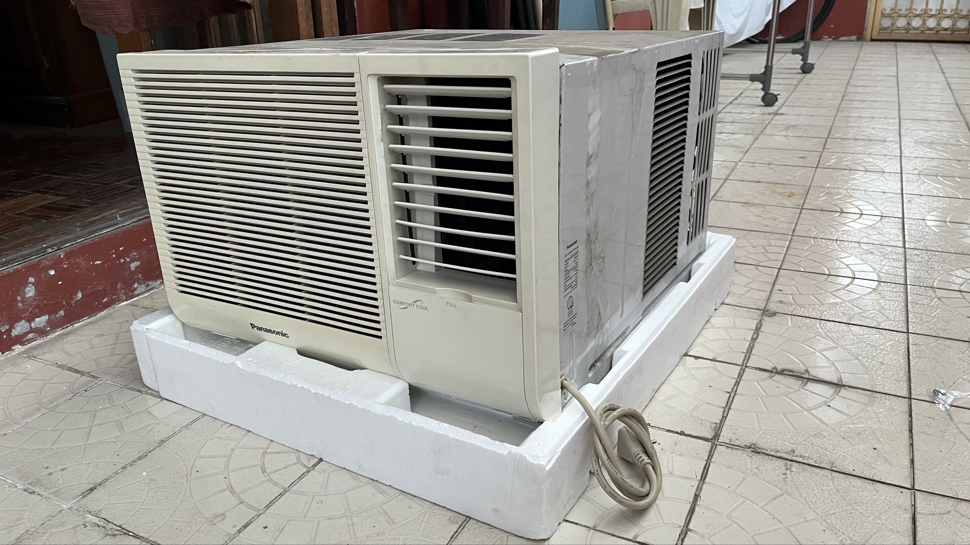 PANASONIC CW-SC125VPH Air Conditioner (Category: Air Conditioning and Heating) located in Marikina City. Submitted by owhaitchdee (Listing ID 1418788756, Image 1). Description: - Panasonic CW-SC125VPH Air Conditioner - Adjustable thermostat and fan settings - Air swing function - Comfort cool setting - Operates on 230V, 60Hz - Cooling capacity: 13,000 kJ/h - No issues RFS: switched to Inverter.