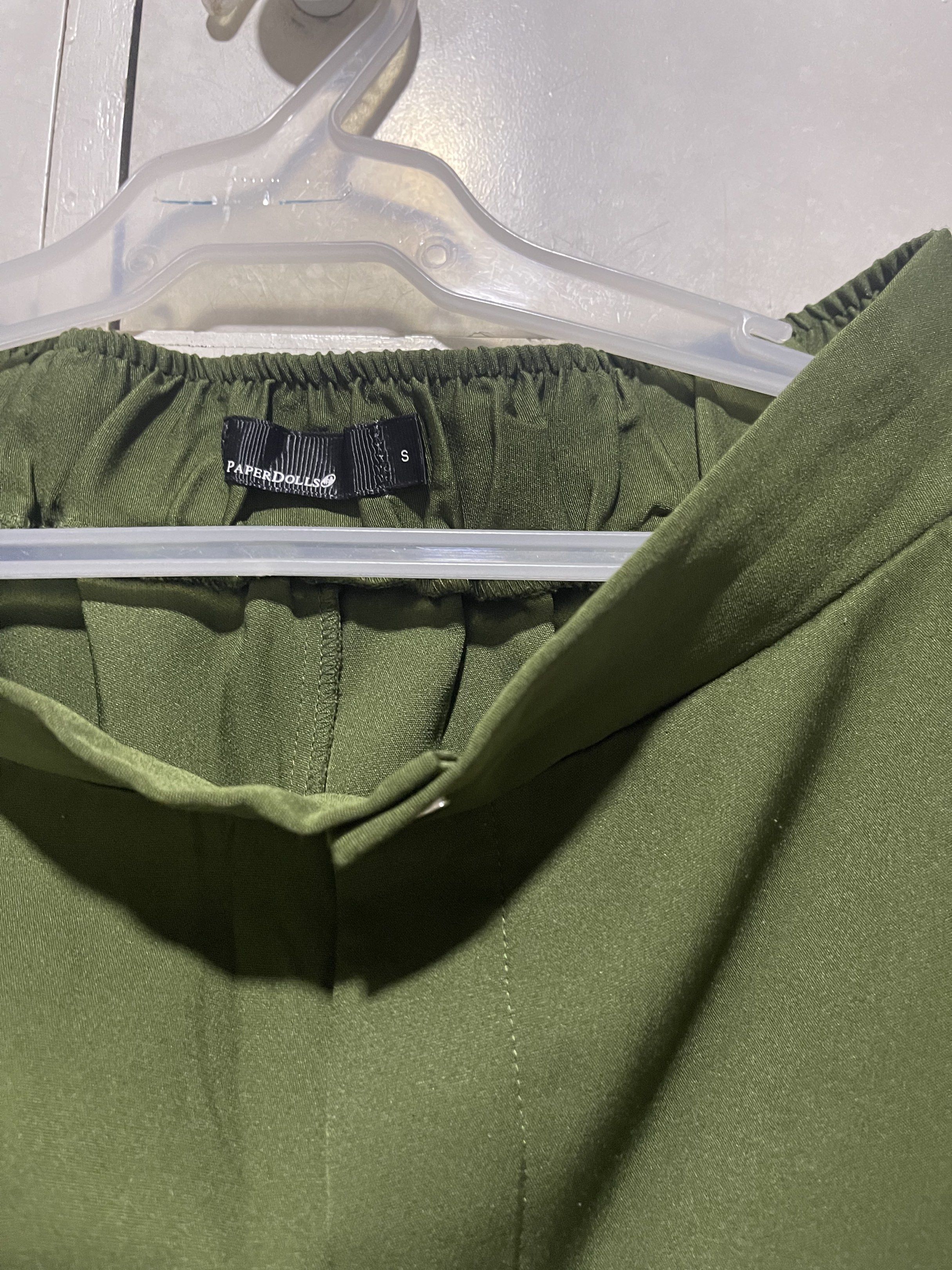 Paper Dolls Cargo Pants - Olive Green - Size S (Category: Other Bottoms) located in Quezon City. Submitted by lespyjamas (Listing ID 1418956535, Image 2). Description: - Paper Dolls cargo pants - Color: Olive green - Size: S - Relaxed fit - Two large side pockets - Smooth, woven fabric - Classic cargo style - Straight leg.