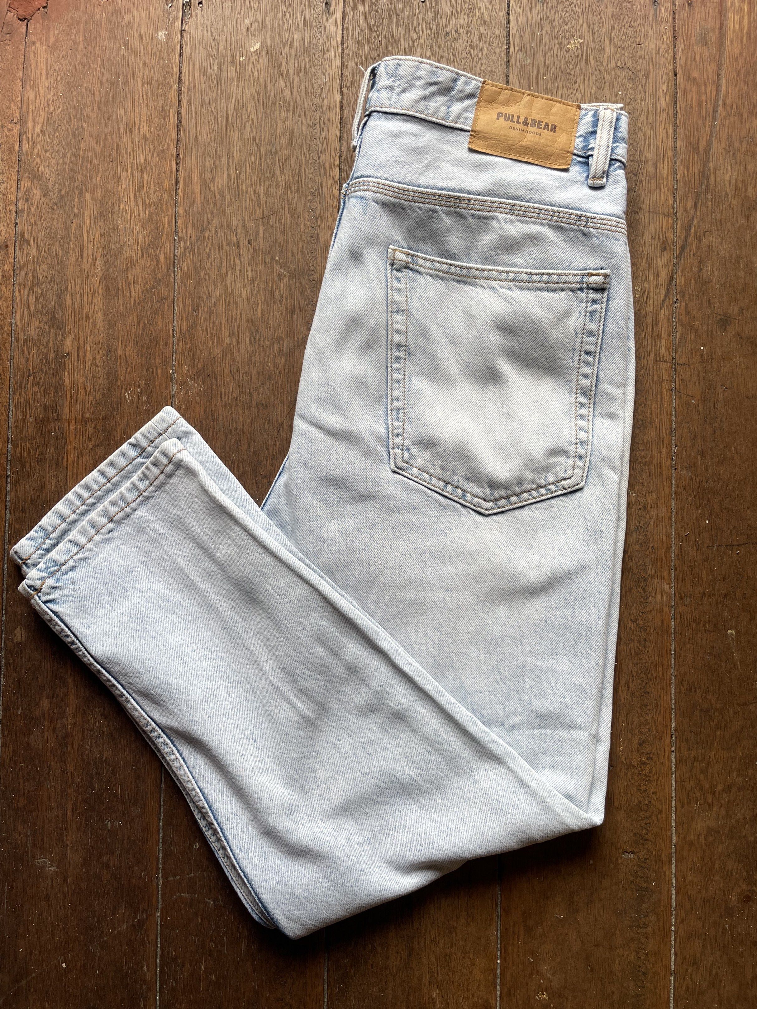 Pull&Bear Relaxed Fit Jeans (Category: Jeans) located in Quezon City. Submitted by argonlab (Listing ID 1418861348, Image 3). Description: Pull & Bear Denim Jeans Size 32 mens Dimensions: 30-33 waist; 39 length; 7.5 leg opening 900 php .