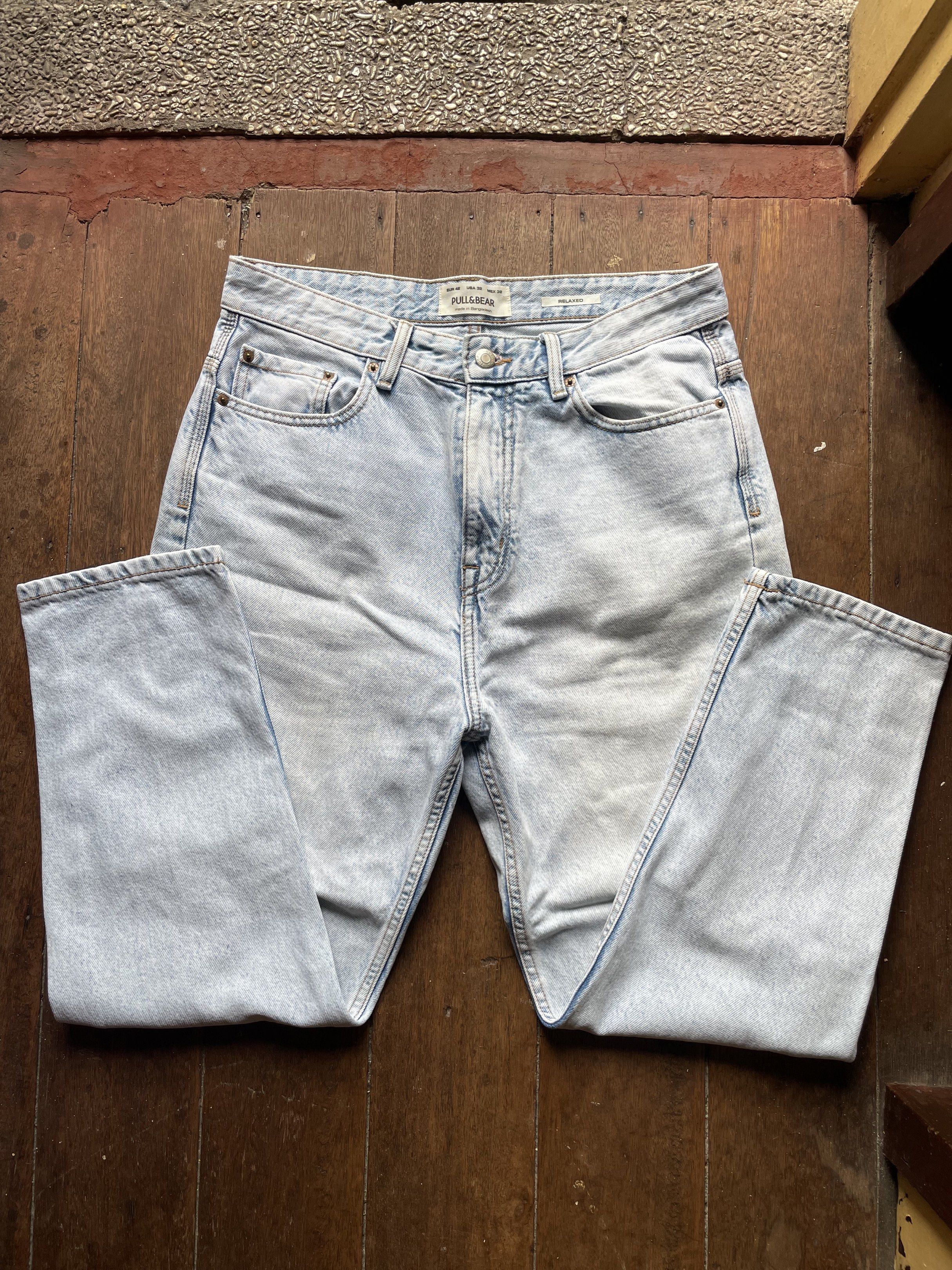 Pull&Bear Relaxed Fit Jeans (Category: Jeans) located in Quezon City. Submitted by argonlab (Listing ID 1418861348, Image 1). Description: Pull & Bear Denim Jeans Size 32 mens Dimensions: 30-33 waist; 39 length; 7.5 leg opening 900 php .