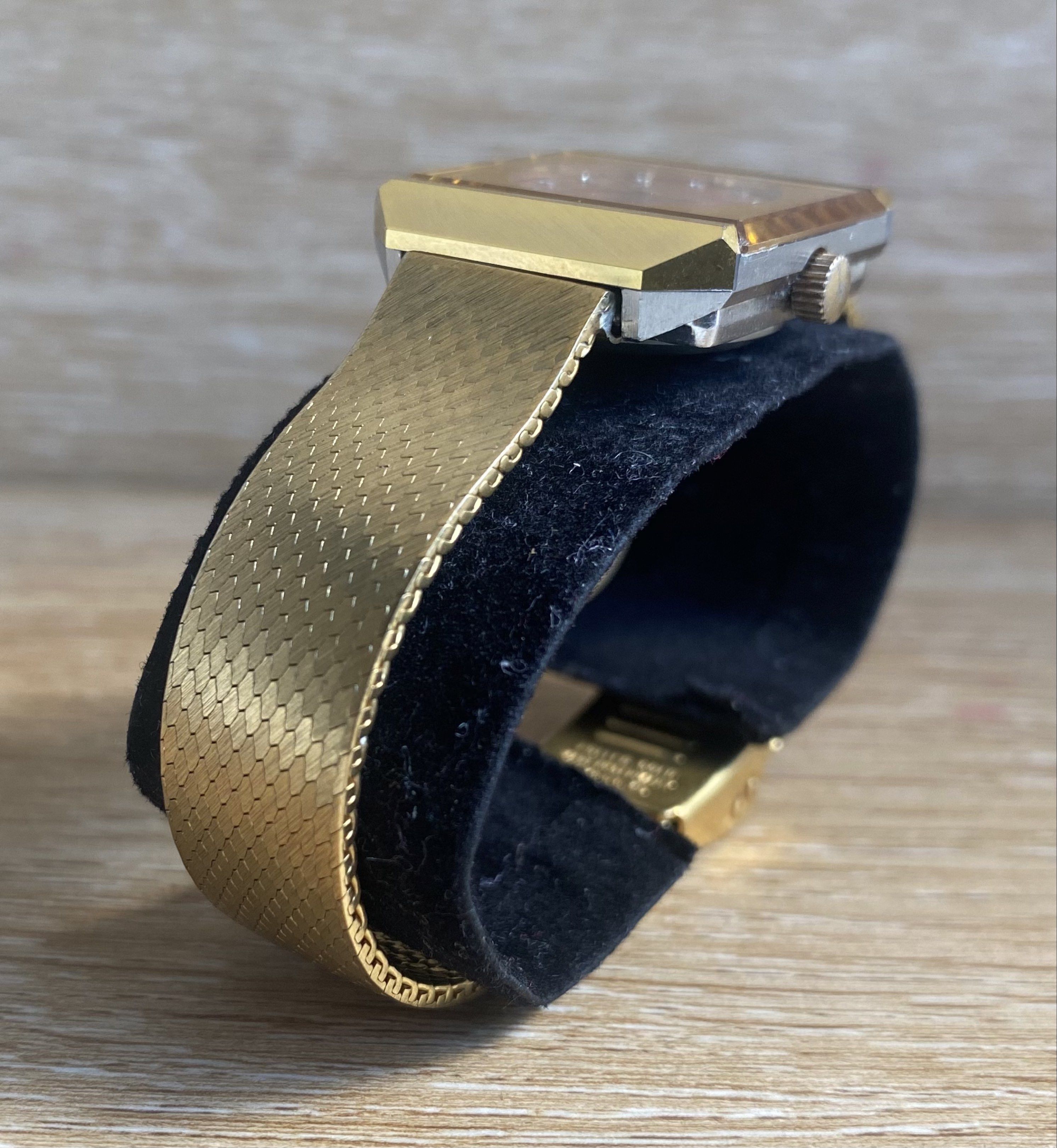 Rado Diastar with Rolled GOLD strap (Category: Luxury Watches) located in Olongapo. Submitted by timeisgoldyoyongpinoy (Listing ID 1418857083, Image 2). Description: FOR SALE!🙂 ORIGINAL RADO DIASTAR •Automatic with self winding •RADO 565.0223.3 • Serial: 24811945 •Scratch Proof •Strap: Rolled GOLD made in Germany •Case size: 23mm X 29mm •Newly Serviced •Working well ₱rice: 22,000 ~Cash on Delivery via LBC ~For COD / COP : 1,000 pesos DOWN PAYMEN