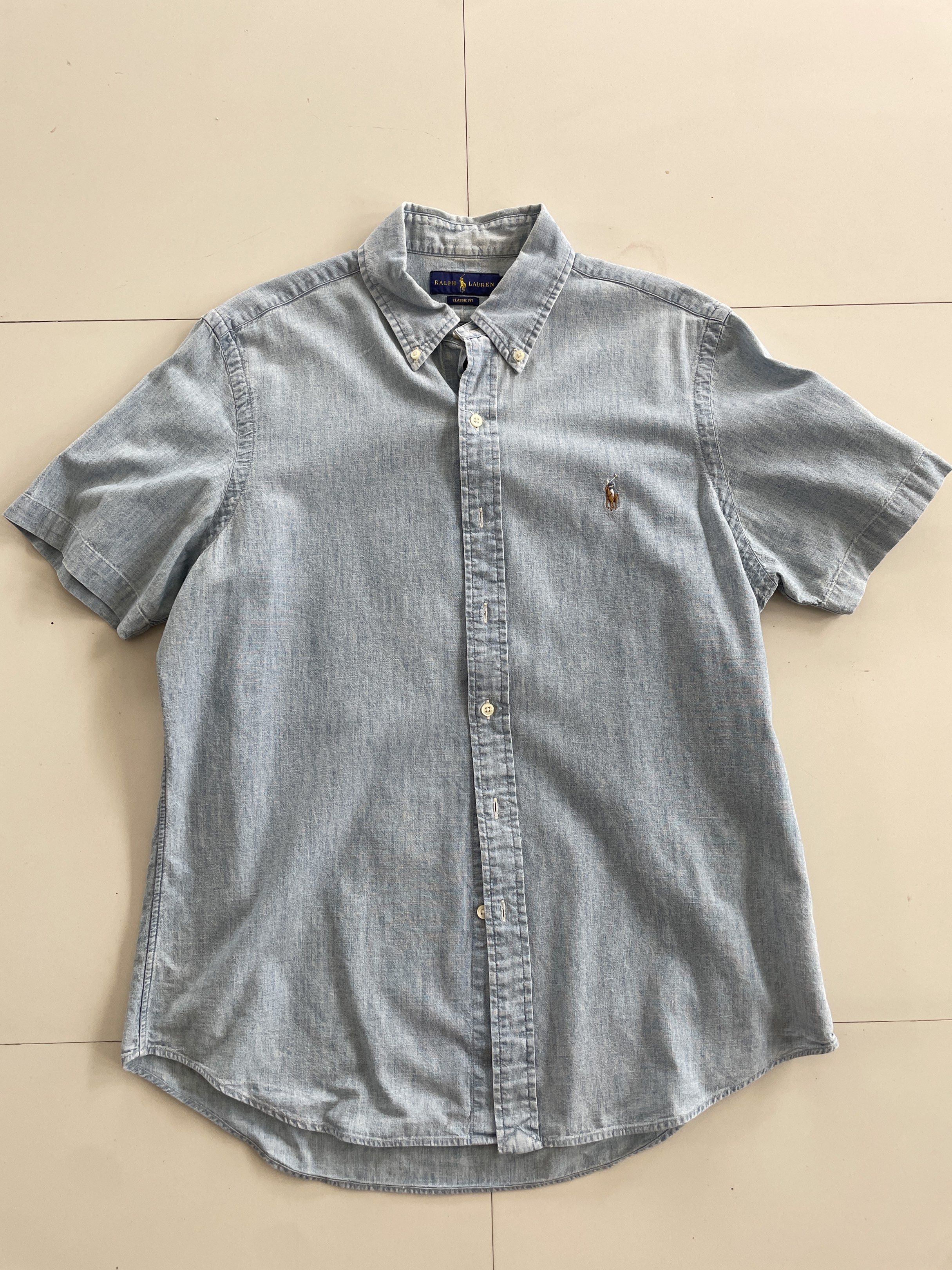 Ralph Lauren button down shortsleeved (Category: Tshirts & Polo Shirts ) located in Binan City. Submitted by vintagedrops (Listing ID 1418872466, Image 1). Description: 31x29x22 dimes Flawless 1,500 plus sf only.